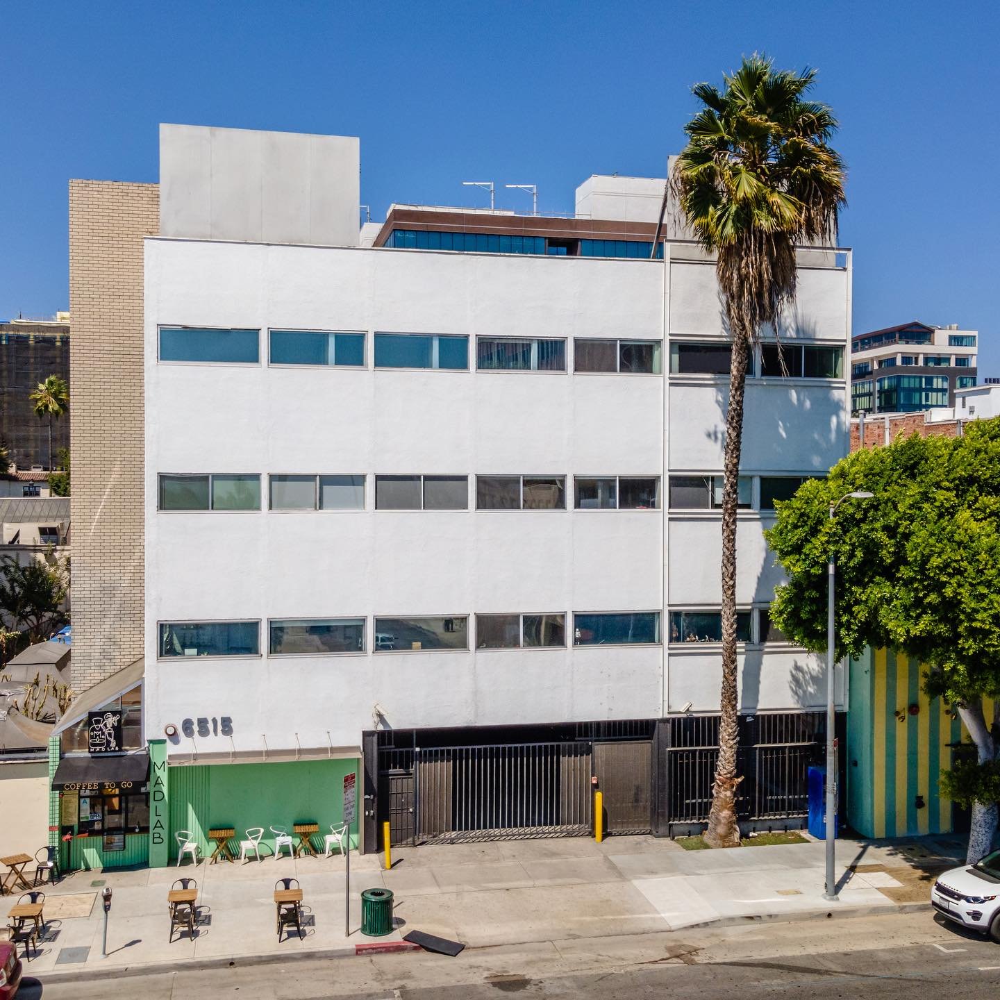 NOW FOR LEASE: Modern Creative Office suites in the Heart of Hollywood. 
6515 W Sunset Blvd

* Size: 700-2,800 SF
* Creative office suites with modern upgrades &amp; flexible layouts
* Light &amp; bright spaces with kitchenettes and operable windows
