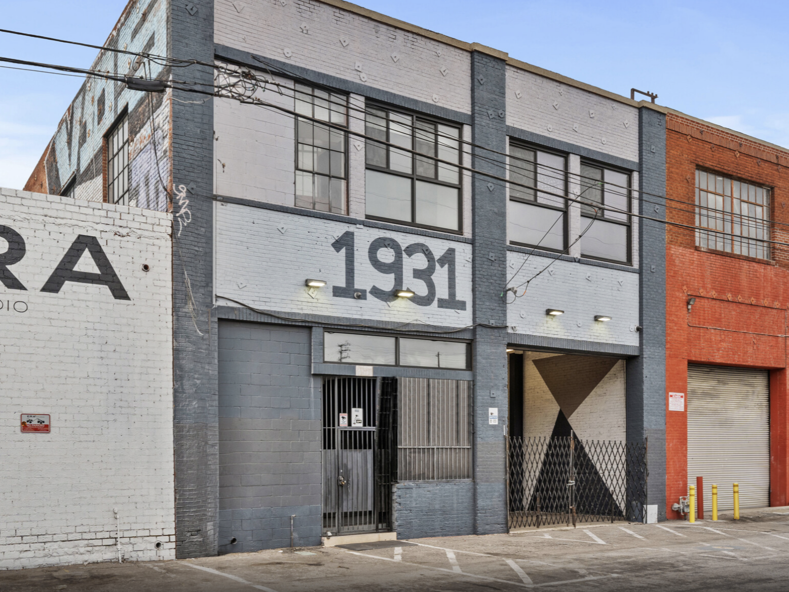 FOR LEASE
1931 Bay Street, Arts District
Creative Office / Warehouse / 100% HVAC