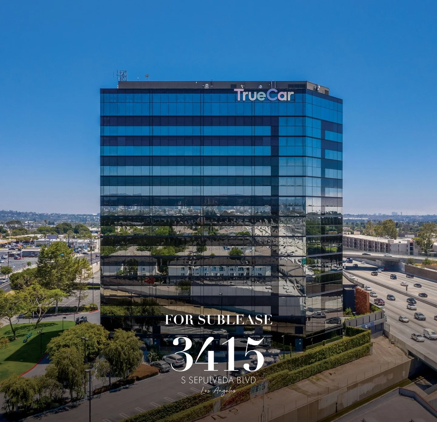 Light and bright, move-in ready office sublease in Class A office building 
📍3415 Sepulveda Blvd, Suite 340.

- Efficient layout featuring 2 private offices, open bullpen, dedicated server room, and large kitchen.
- Attended lobby, landscaped courty
