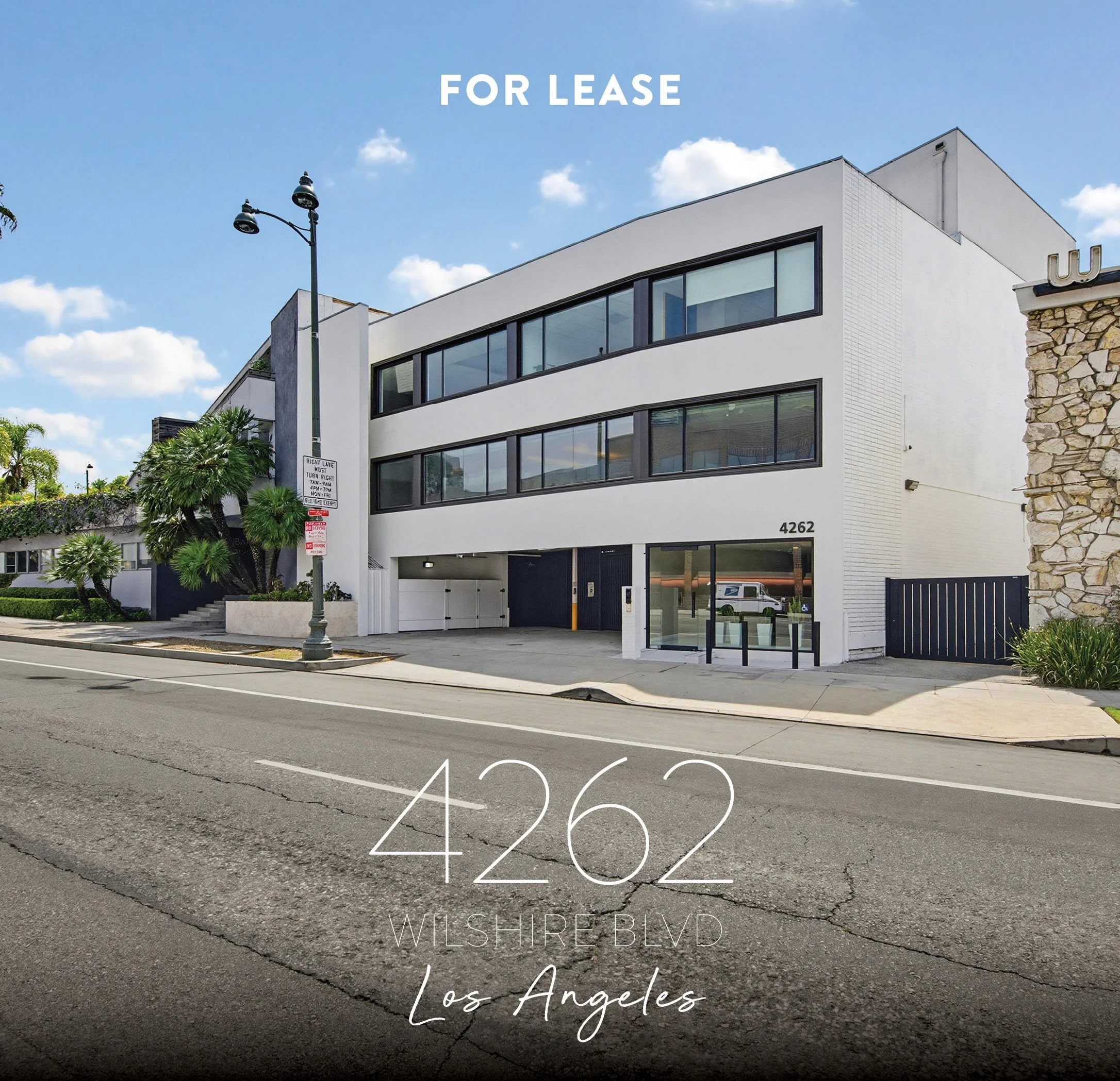Bright, full-floor office/flex opportunity on Wilshire, built for wellness, creative, or office users. Former private gym with sauna, steam, and shower facilities, plus gated on-site parking and flexible layouts.

📍4262 Wilshire Blvd, Los Angeles

H