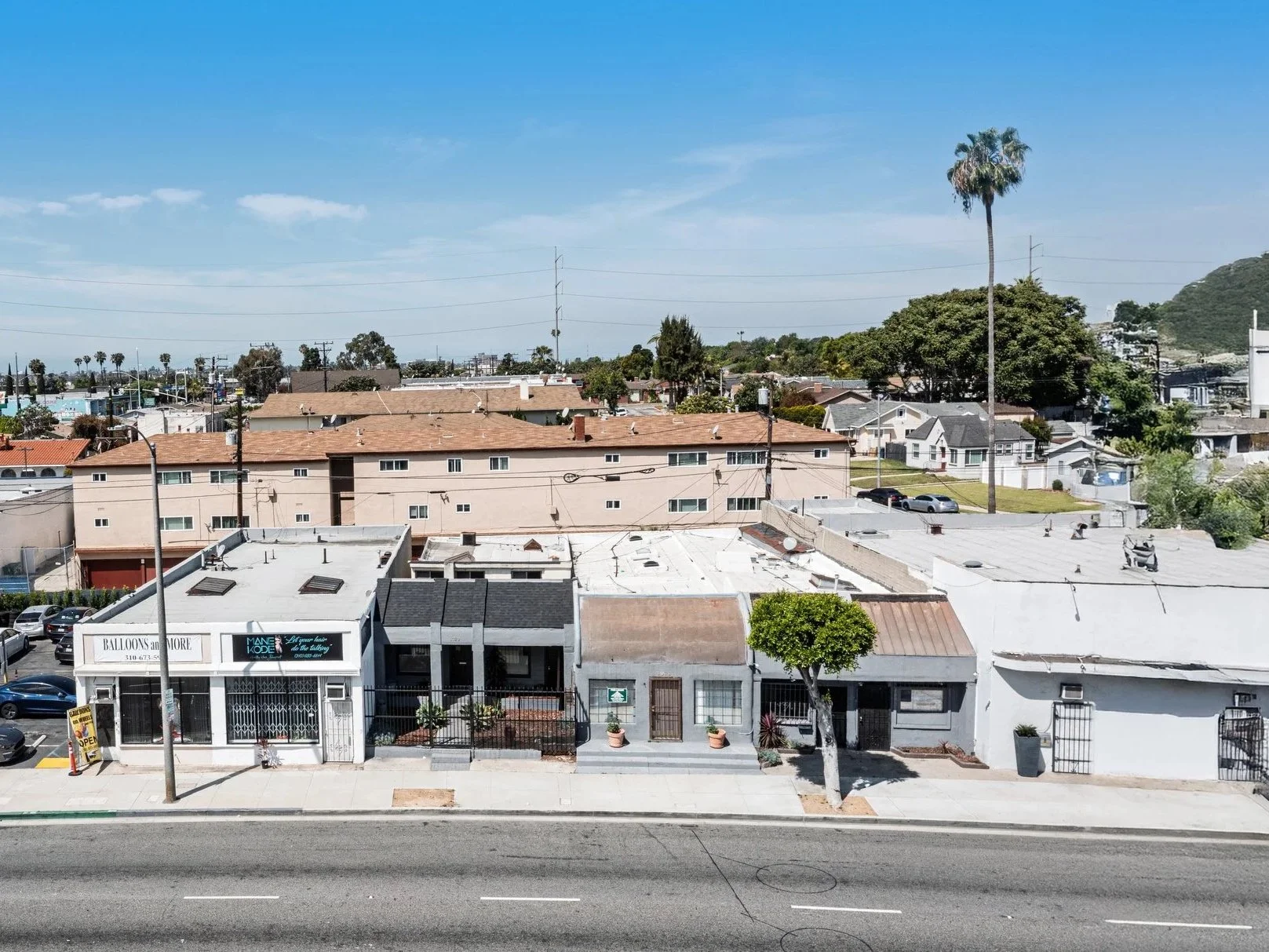 FOR SALE
1029 N La Brea Ave, Inglewood
Retail / Office Building Opportunity