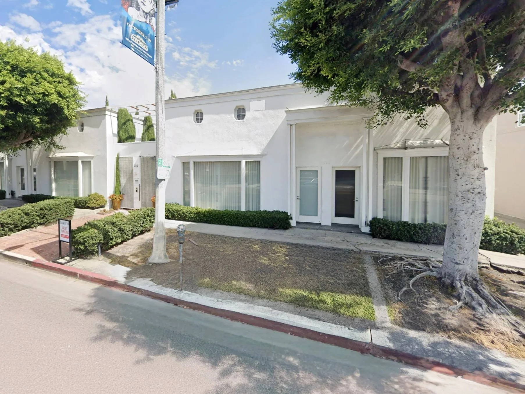 FOR LEASE
724 N La Cienega Blvd, West Hollywood
High Design Corridor Office/Retail Sublease