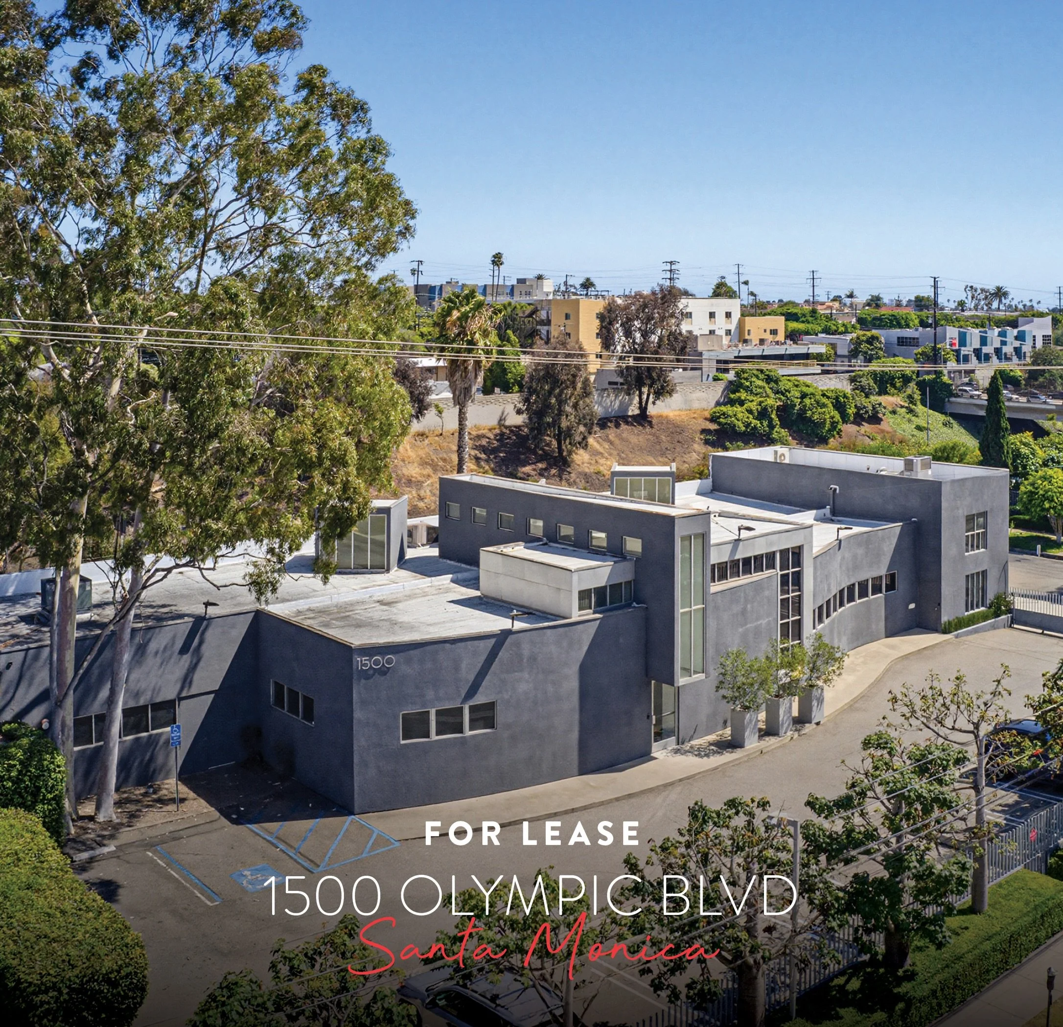 Rare flex opportunity in Santa Monica. Creative office/flex/showroom at Olympic Blvd near 14th Street.
📍1500 Olympic Blvd

&bull; 7,778 SF available &bull; Gated compound with prime signage opportunity &bull; Abundant natural light and open creative