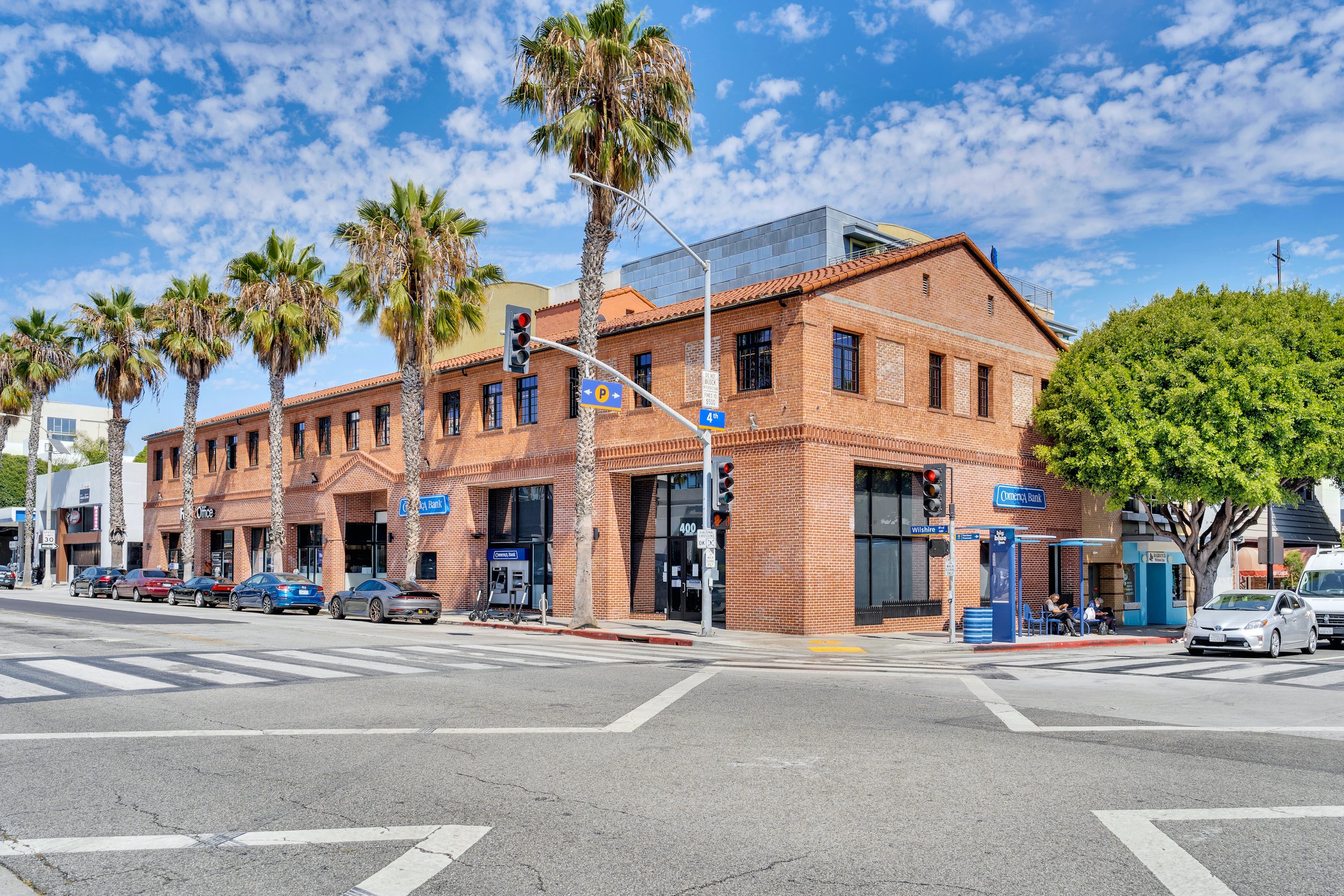 FOR LEASE
406 Wilshire Blvd, Santa Monica
Full Floor Office Loft