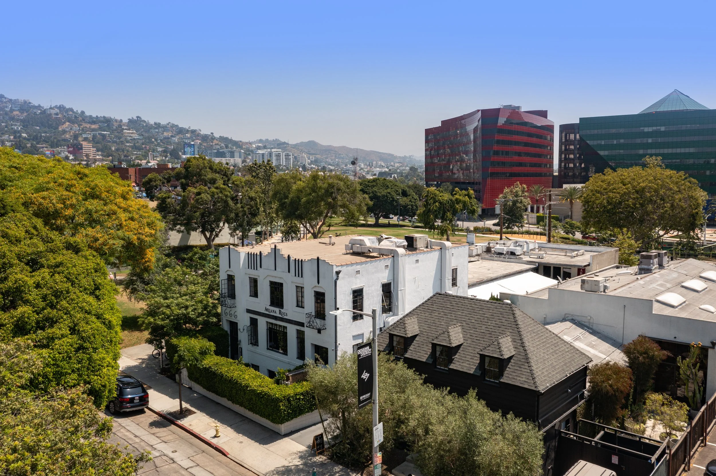 FOR SALE
666 N Robertson Blvd, West Hollywood
WeHo Design District Office/Showroom 