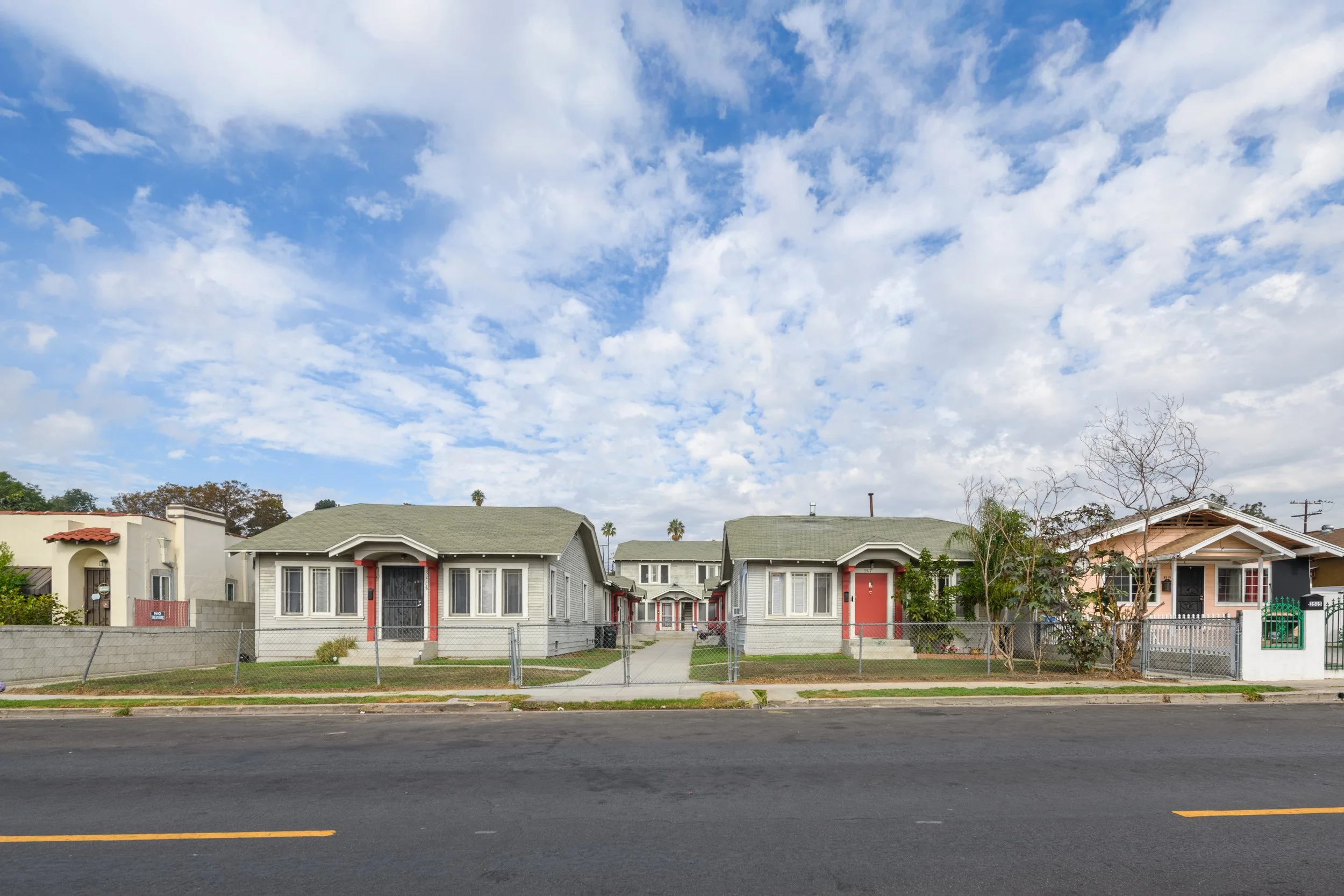 FOR SALE
3517 Montclair Street, Los Angeles
8-Unit Multifamily Property | 6.4% Cap + Upside