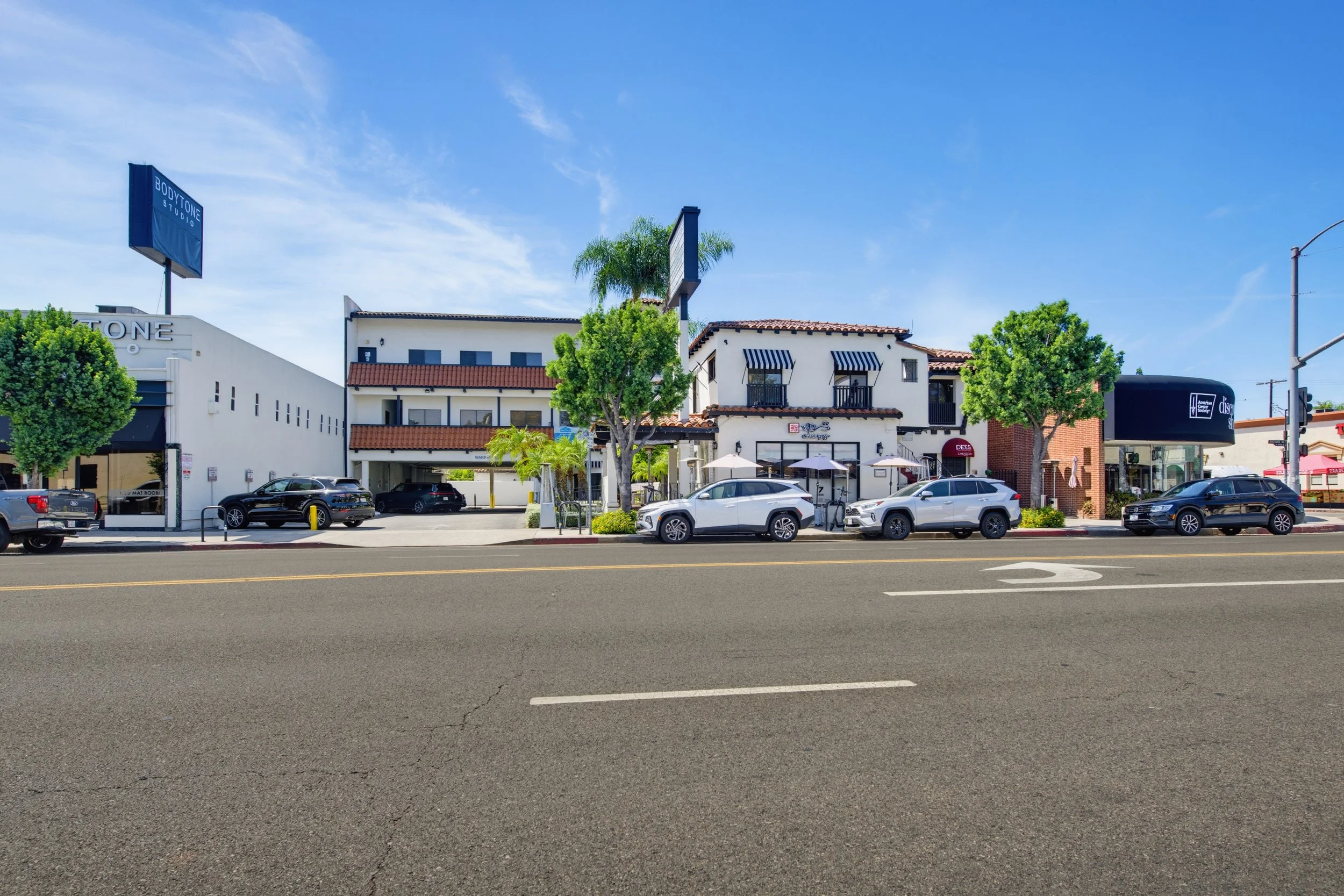 FOR SALE
10016-10120 Riverside Drive, Toluca Lake
Mixed Use Retail/Office Property