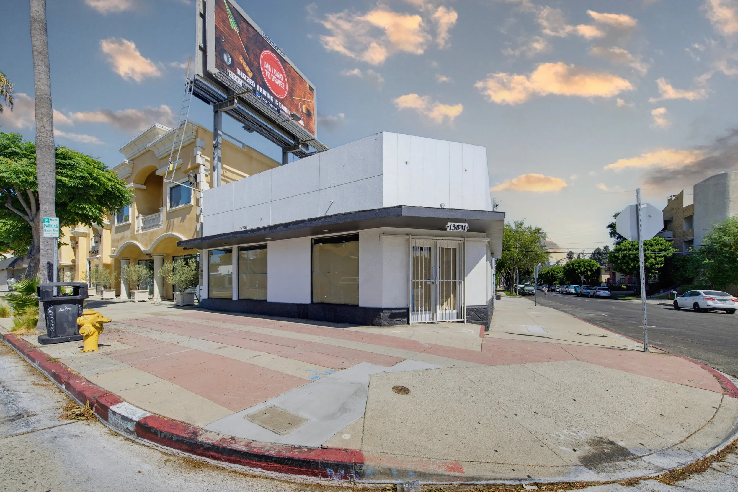 FOR SALE
13831 Ventura Blvd, Encino
Rare Corner Retail Opportunity