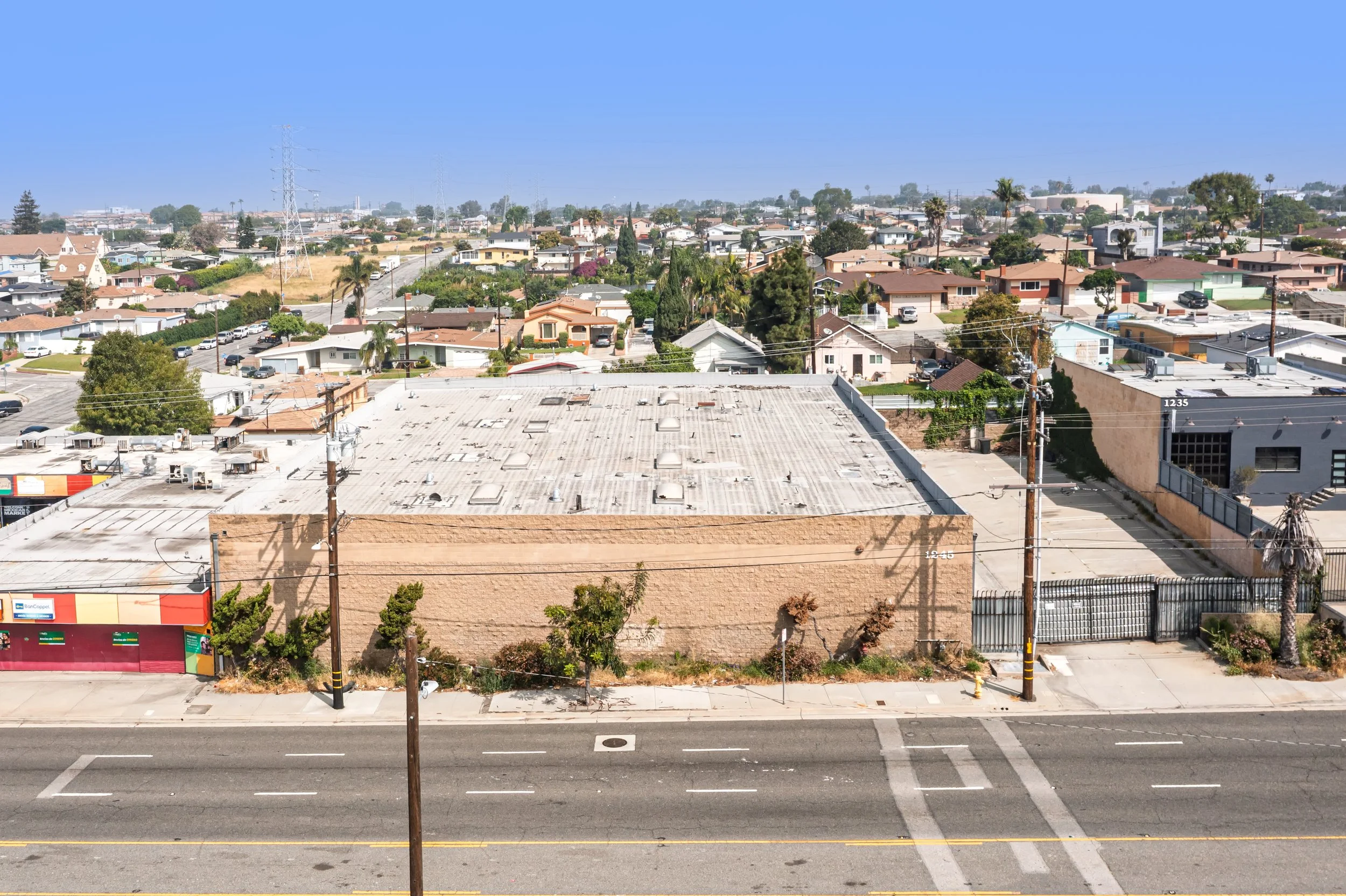 FOR SALE + LEASE
1245 W. El Segundo Blvd, Gardena
13,184 SF Gated Industrial Warehouse