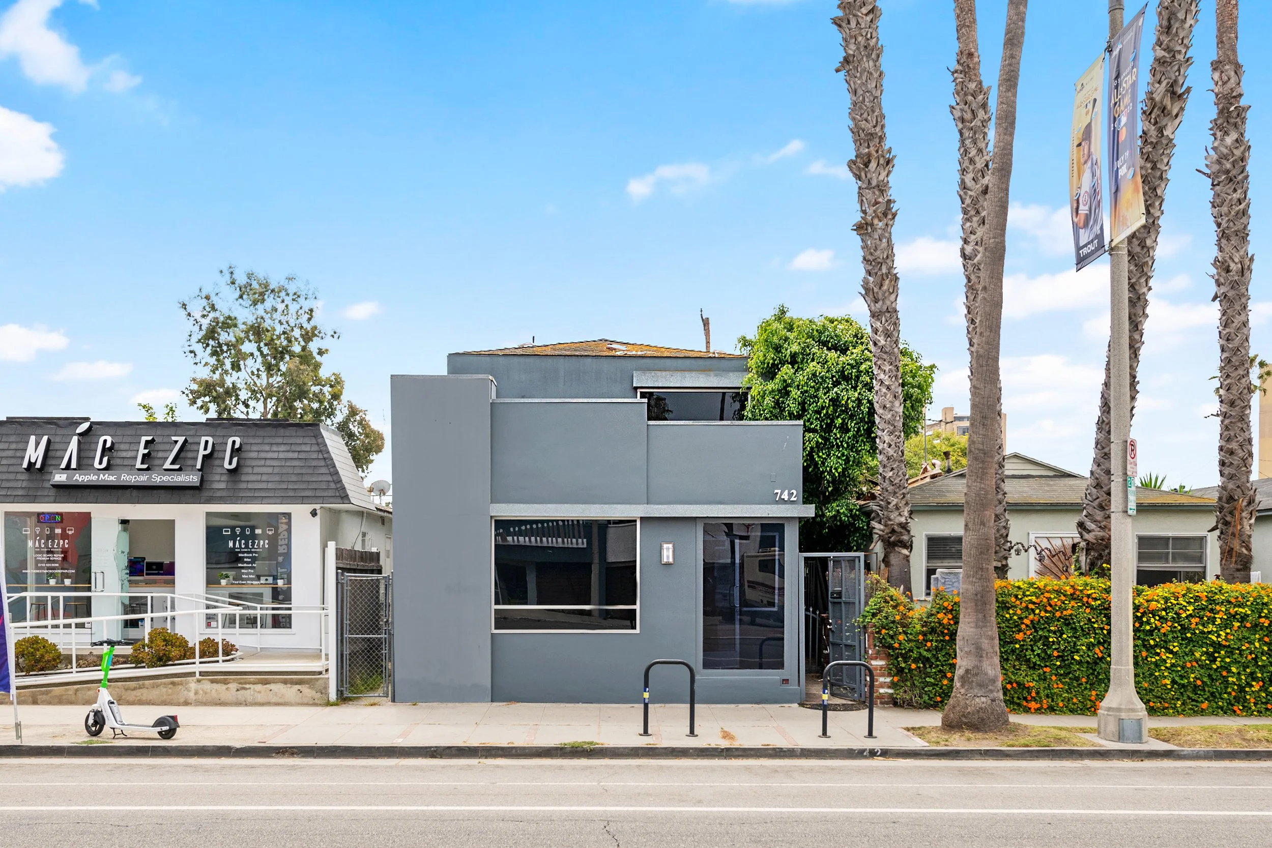 FOR SALE
742 Washington Blvd, Marina Del Rey
Rare Boutique Office / Walk to Abbot Kinney