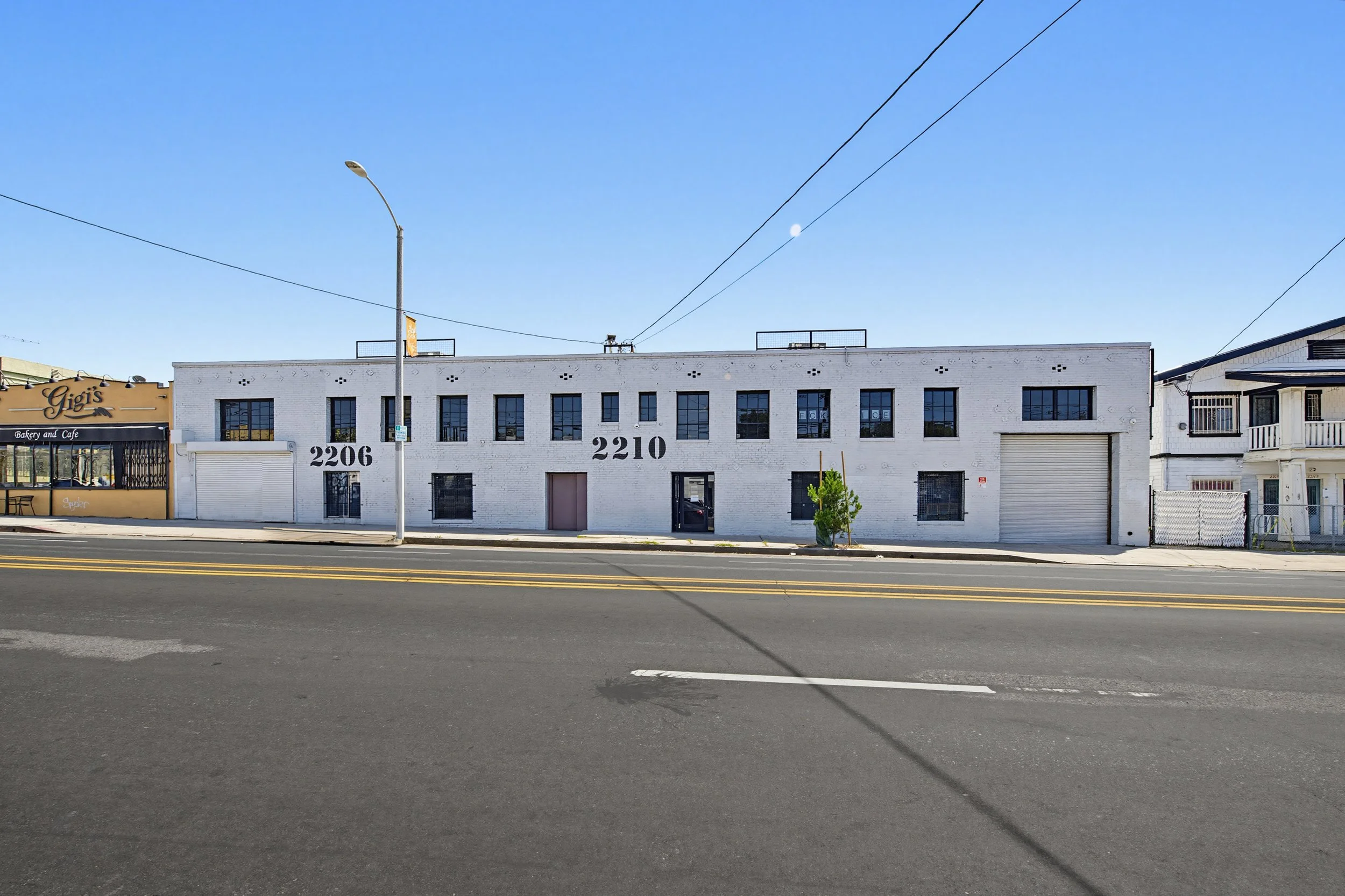 FOR SALE + LEASE
2206-2210 W Temple Street, East Hollywood
100% HVAC Fully Renovated Warehouse / Flex 