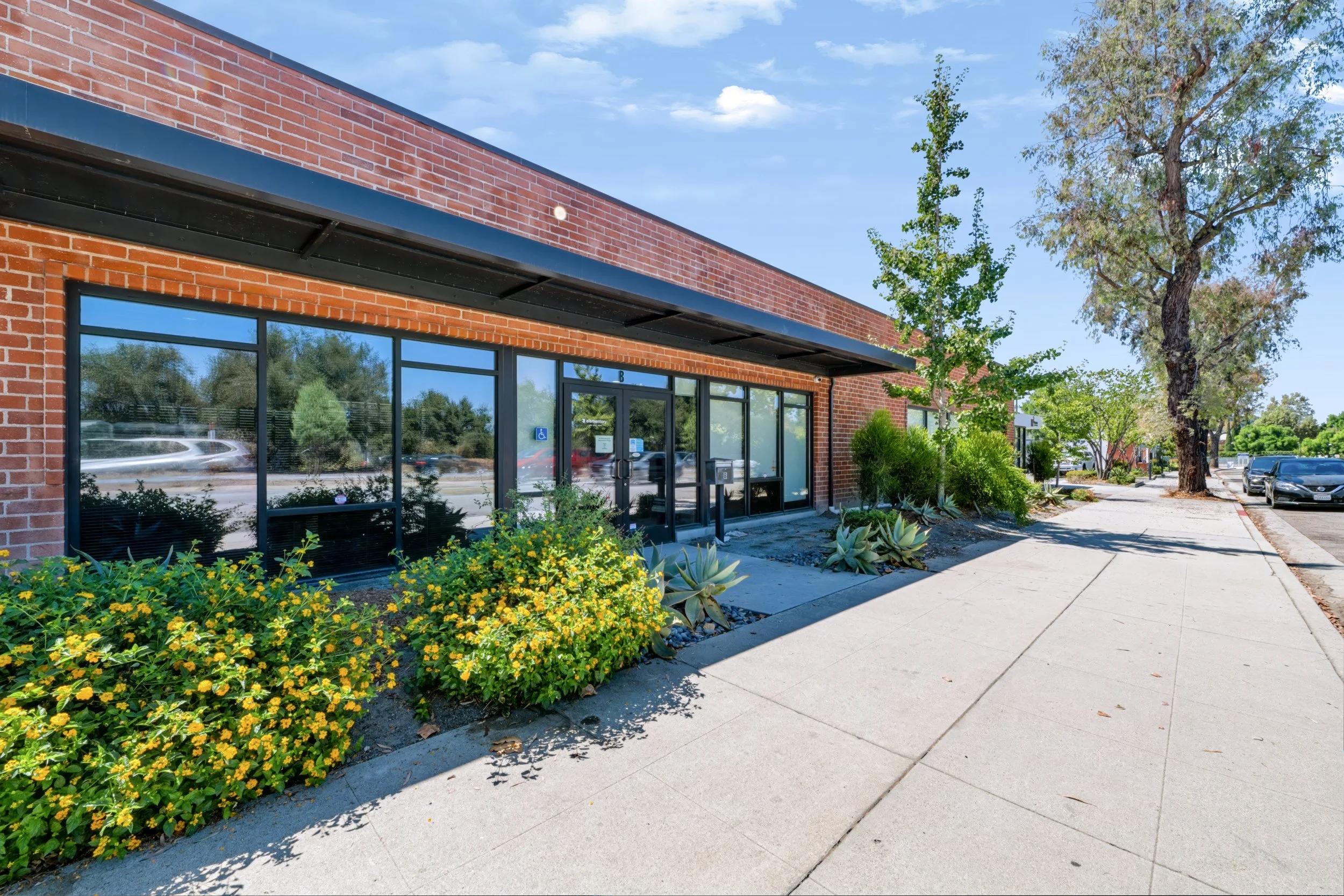 FOR LEASE
161 Pasadena Ave, Pasadena
Creative Office / Warehouse Sublease