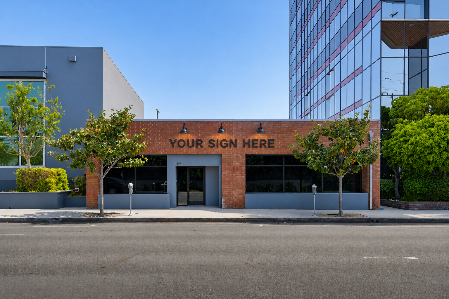 FOR LEASE
2558 Overland Ave, West LA
Free Standing Creative Office / Retail Space