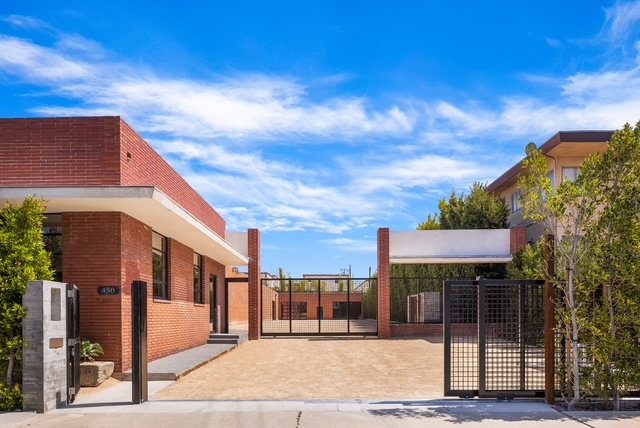 FOR LEASE
450 N Market Street, Inglewood
Creative Office and Flex Warehouse