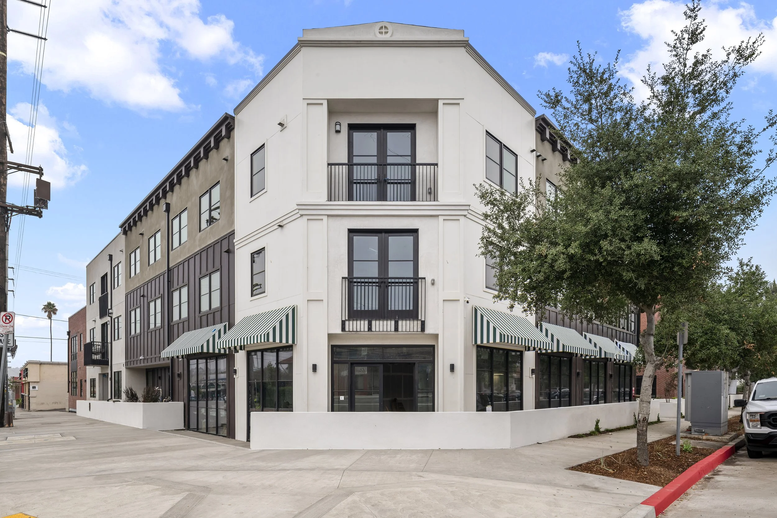 FOR LEASE
6320 Garvanza Ave, Highland Park
Corner Retail/Restaurant/Fitness Space