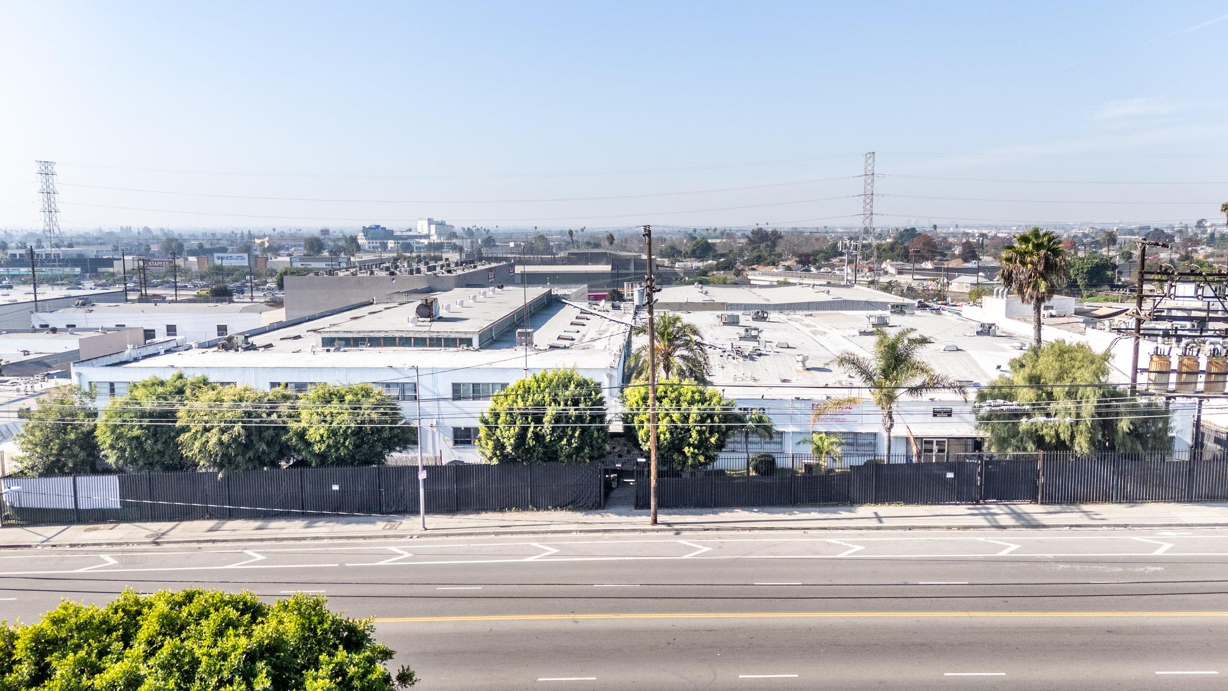 FOR LEASE
15001 S Figueroa Street, Gardena
10K-110K SF Warehouse / Office 100% HVAC