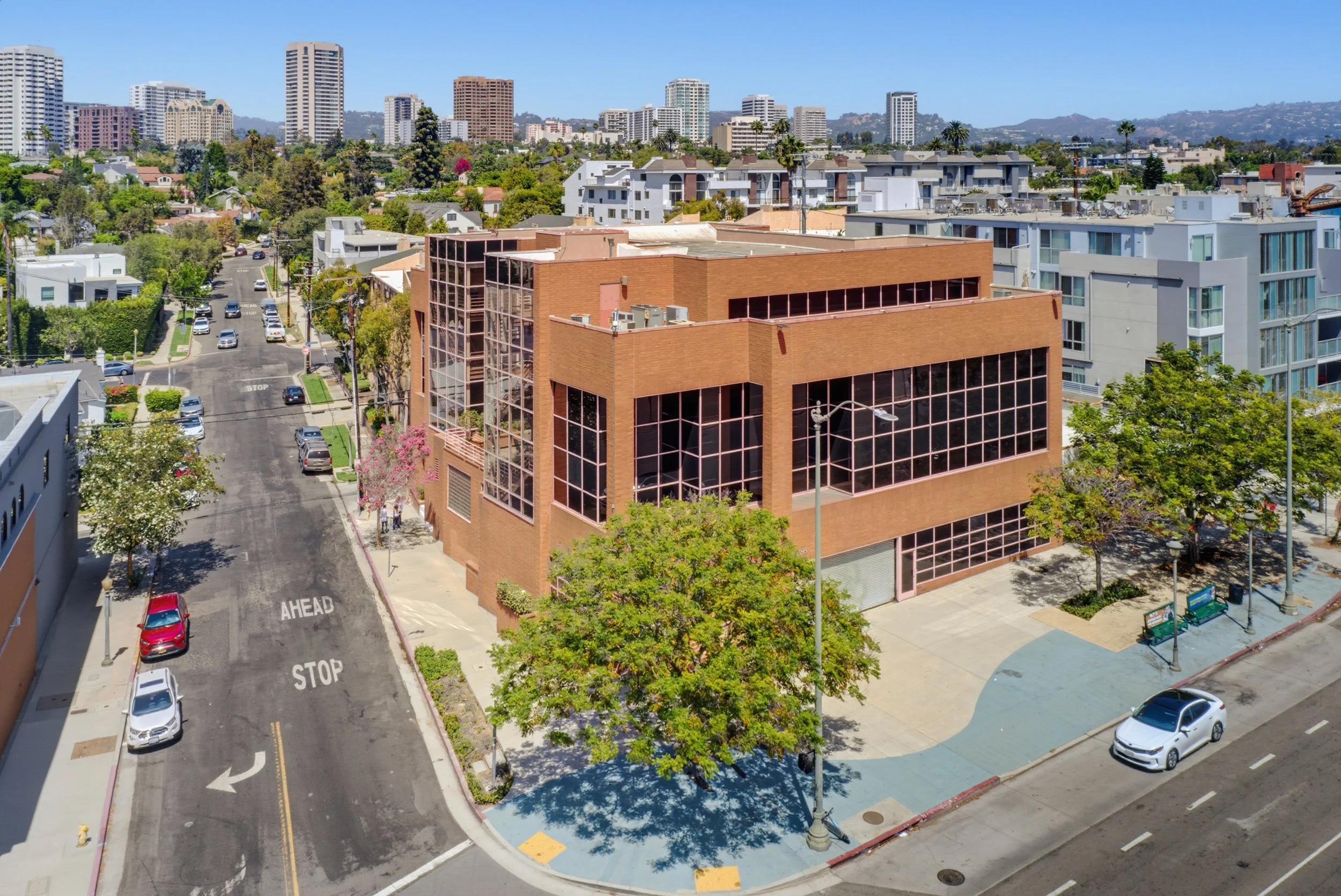FOR SALE
10495 Santa Monica Blvd, Century City Adj.
Free Standing Office Building