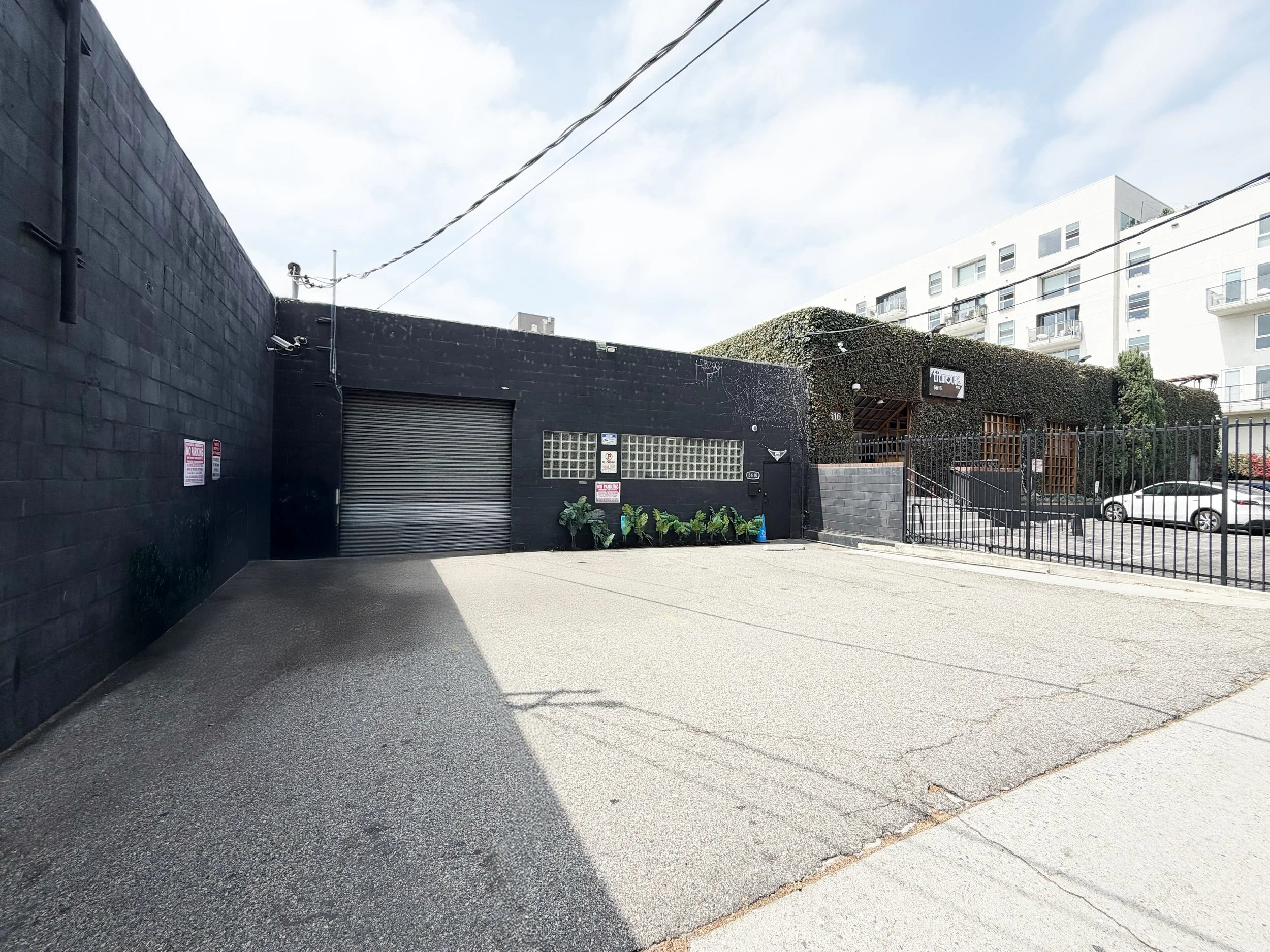 FOR LEASE
6610 Lexington Ave, Hollywood
Creative / Flex / Showroom / Fitness