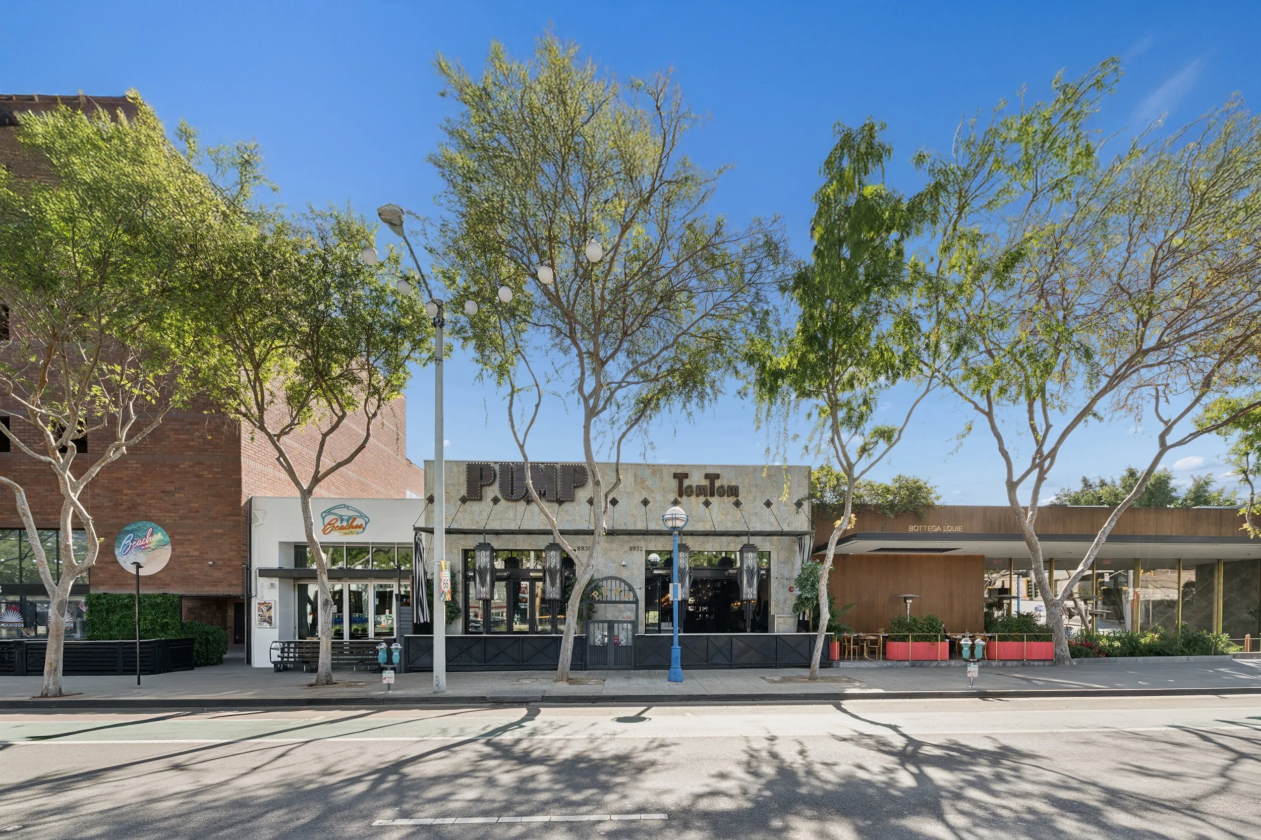FOR SALE
Pump & TomTom, West Hollywood
Celebrity-Backed Nightlife Asset Sale in WeHo