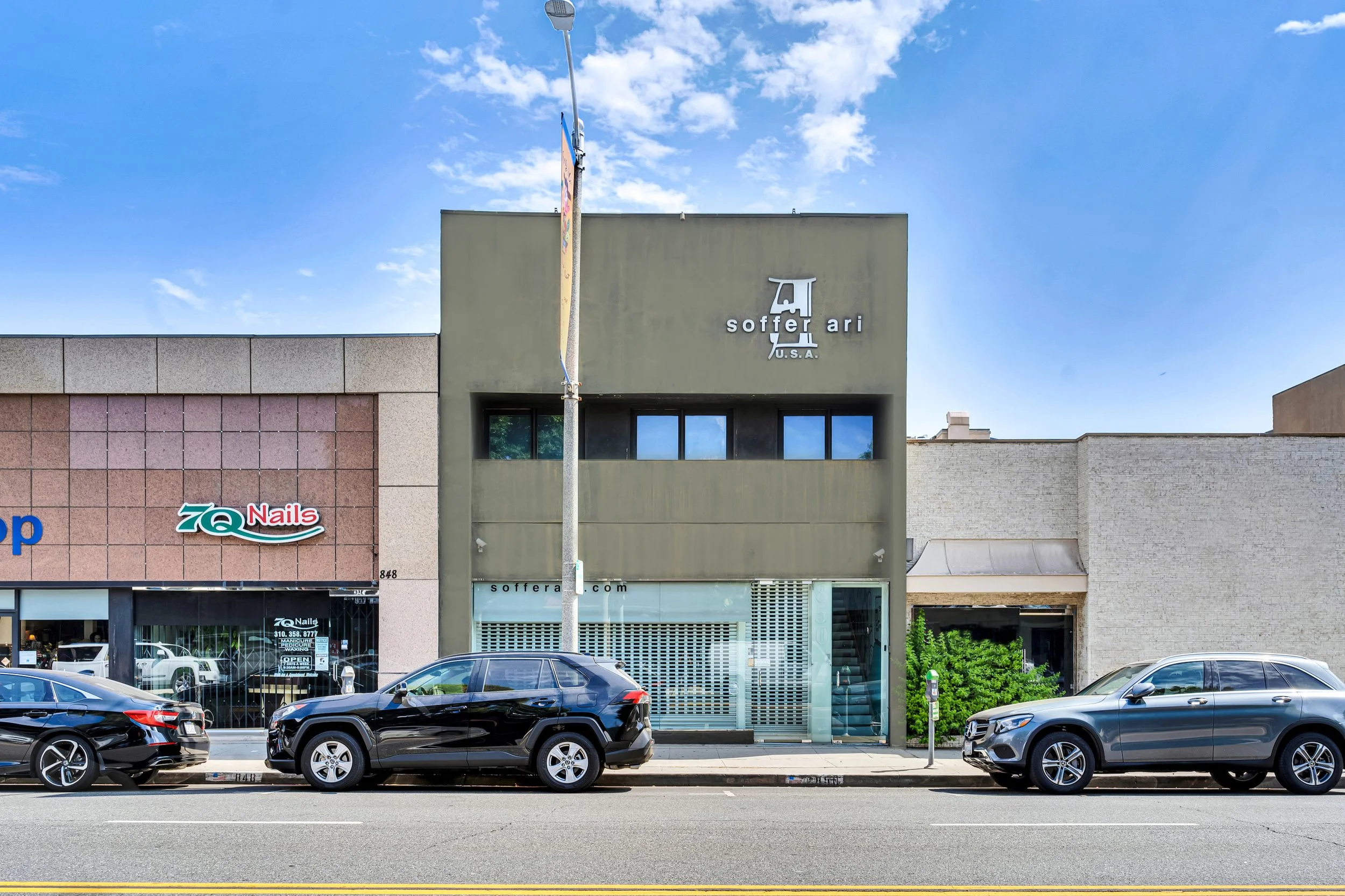 FOR LEASE
850 S Robertson Blvd, Beverly Hills Adj.
2nd Floor Creative Office