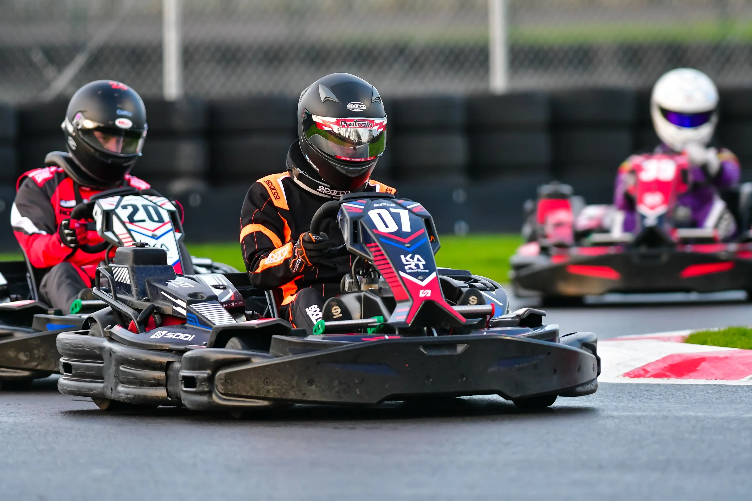 Silverstone_EKS_MK_13-12-25_DSC_2021-.JPG (Copy) (Copy) (Copy) (Copy) (Copy) (Copy) (Copy)