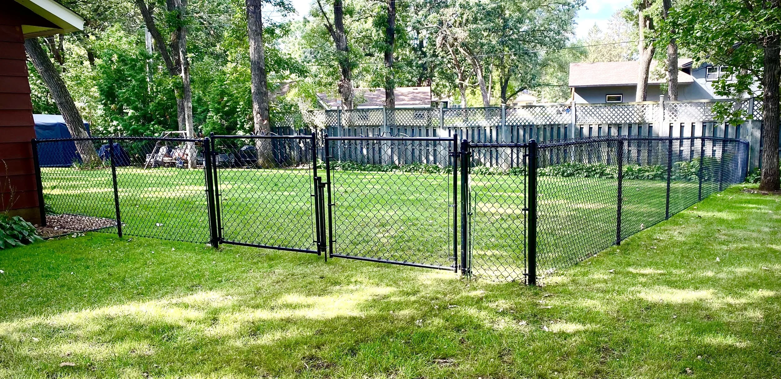 Fence - Black Chainlink.jpg