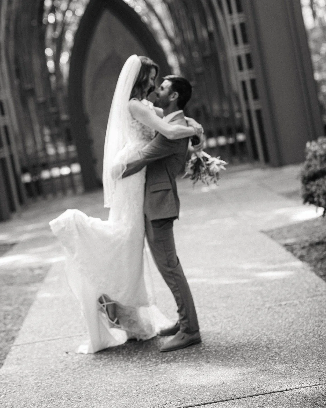 happy dec 1st!!!! 

shot with @thepowersphoto :)

#arkansasphotographer #nwaphotographer #bentonvillephotographer 
#elopementphotographers #arkansaselopementphotographer #arkansasweddingphotographer #arweddingphotographer #nwaweddingphotographer Arka