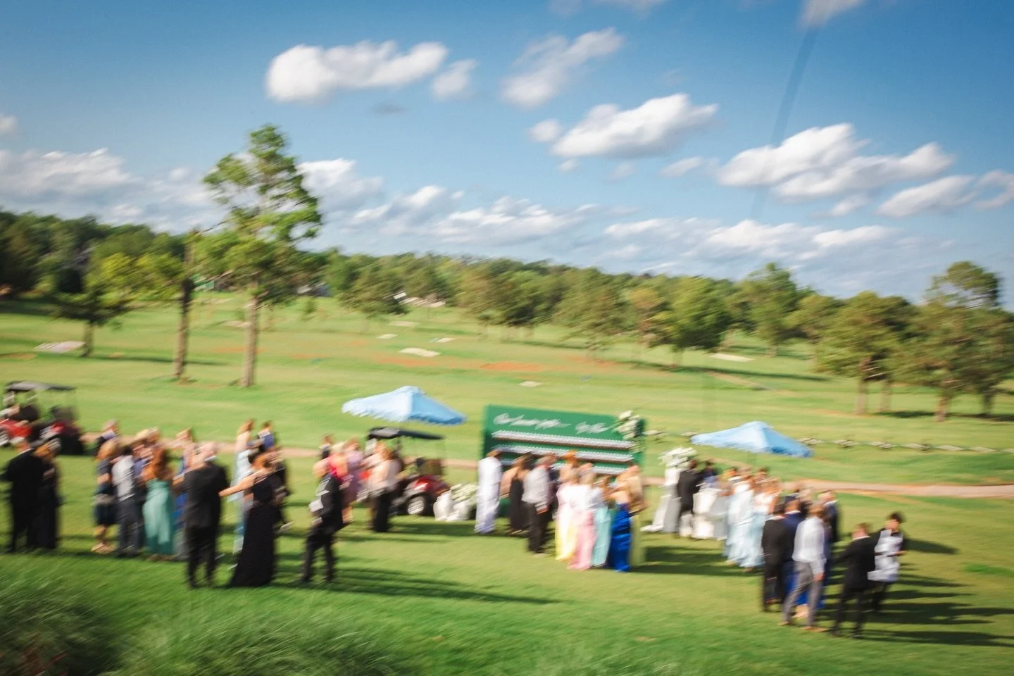 scenes from c&amp;a&rsquo;s day last June- feat. a cocktail hour that reminded me of a painting 🎨

shot with @emmafarrphoto :)

#arkansasweddingphotographer #nwaweddingphotographer #bentonvilleweddingphotographer #bentonvillephotographer