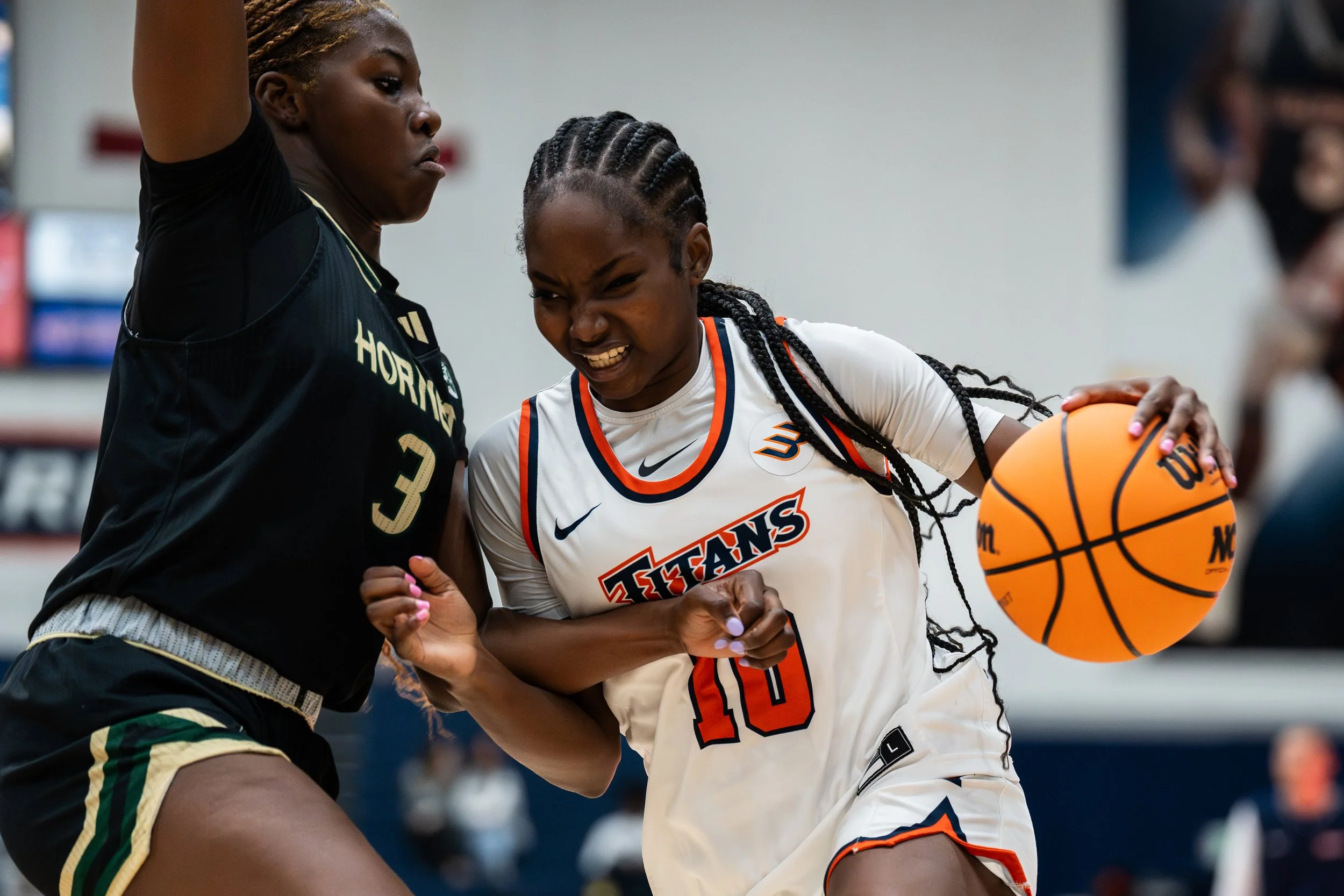 Fullerton State women.jpg