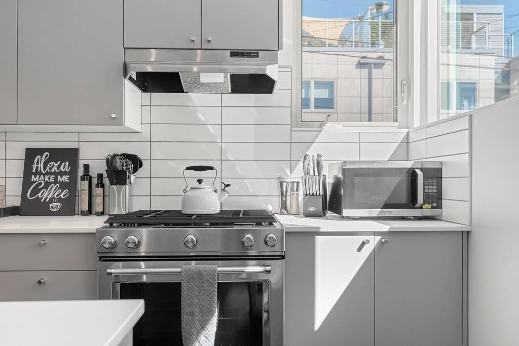 Sophari short-term rental amenities -- equipped kitchen
