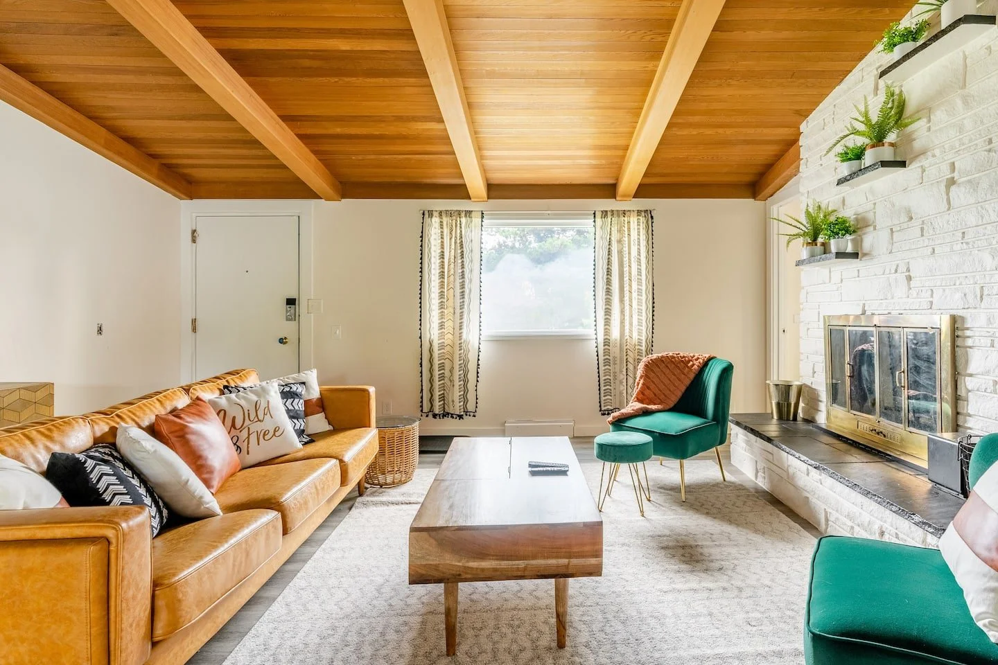 Discover Seattle’s Best Large-Group Stay: 8-Bedroom Seatac Escape