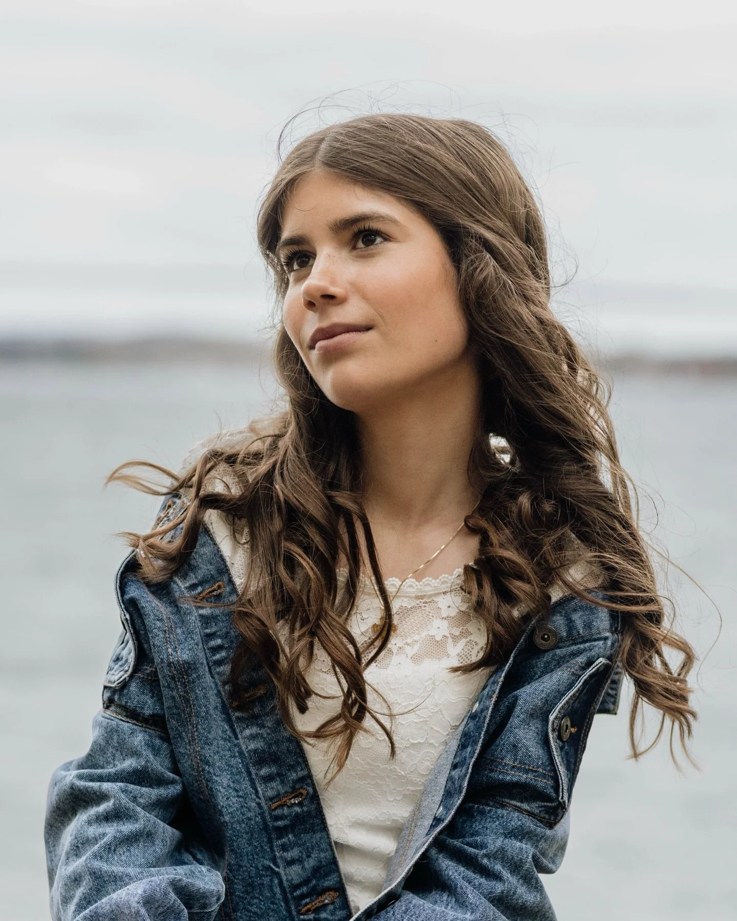 Stort tillykke til smukke Laura 🌺

#konfirmand #konfirmation #fotograf #visitmiddelfart