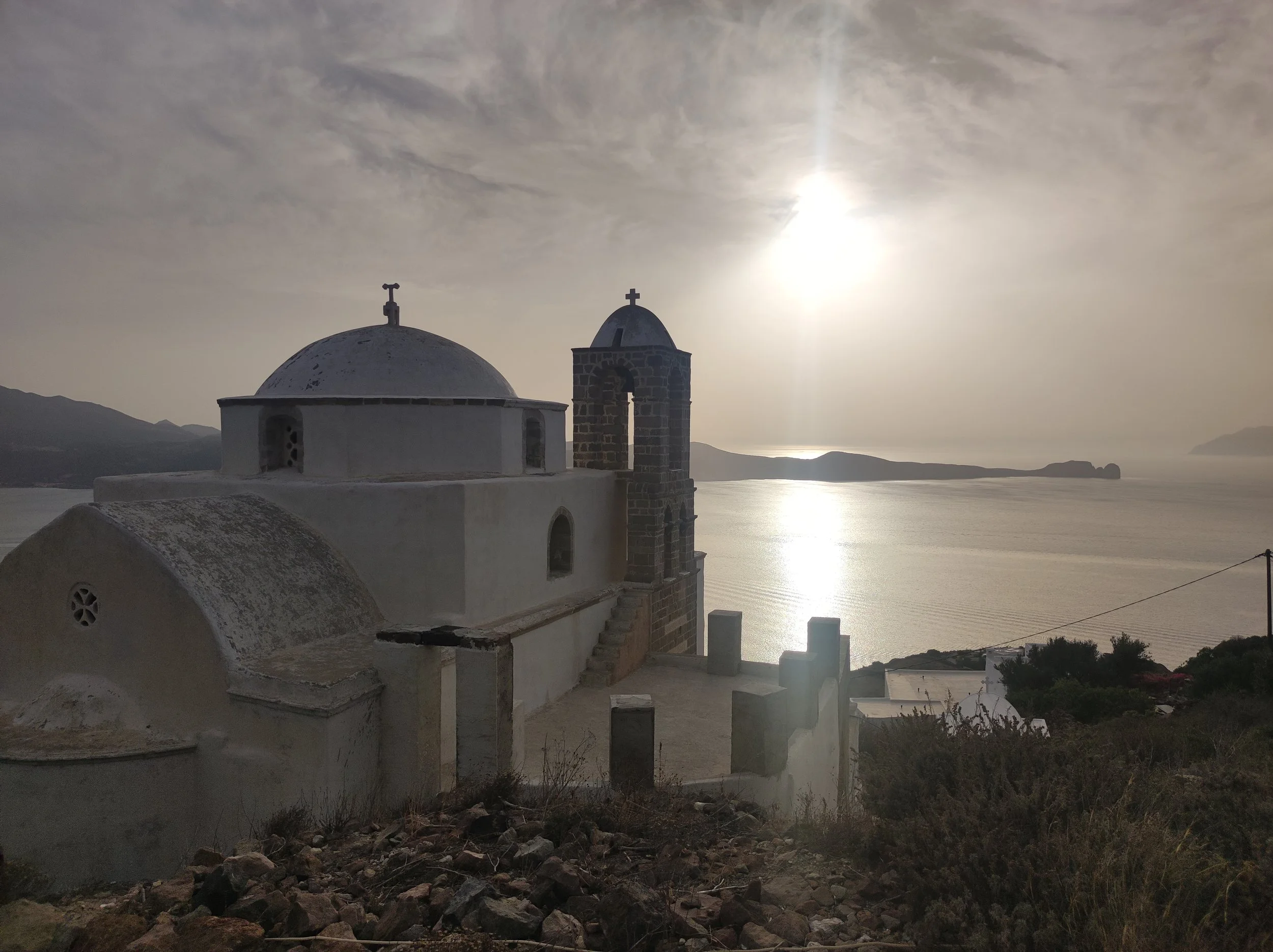 The Honest Truth About the Plaka Castle Sunset (And How to Get the Best Photo)
