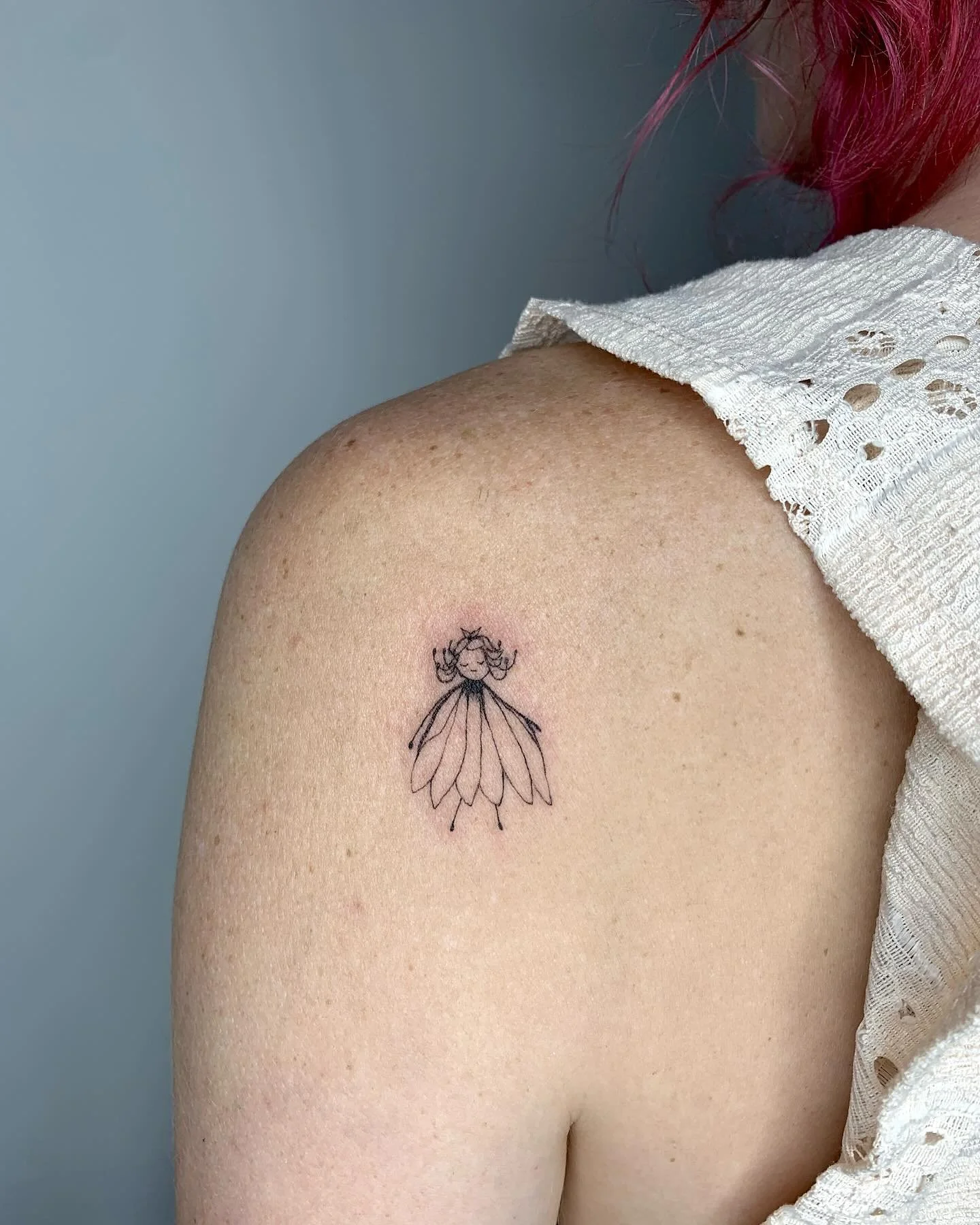 𝐹𝓁𝑜𝓌𝑒𝓇 𝒻𝒶𝒾𝓇𝓎 𝑔𝓊𝒶𝓇𝒹𝒾𝒶𝓃 𝓉𝒶𝓉𝓉𝑜𝑜 🧚&zwj;♀️
𝐿𝒾𝓉𝓉𝓁𝑒 𝒷𝑒𝒾𝓃𝑔𝓈 𝓌𝒽𝑜 𝓅𝓇𝑜𝓉𝑒𝒸𝓉𝑒𝒹 𝓊𝓈 𝓌𝒽𝑒𝓃 𝓌𝑒 𝓌𝑒𝓇𝑒 𝒸𝒽𝒾𝓁𝒹𝓇𝑒𝓃 
𝑅𝑒𝒸𝑜𝓃𝓃𝑒𝒸𝓉𝒾𝓃𝑔 𝓉𝑜 𝑜𝓊𝓇 𝒾𝓃𝓃𝑒𝓇 𝒸𝒽𝒾𝓁𝒹 𝓈𝓅𝒾𝓇𝒾𝓉 
𝒯𝑜 𝒻𝒾𝓃𝒹 ?