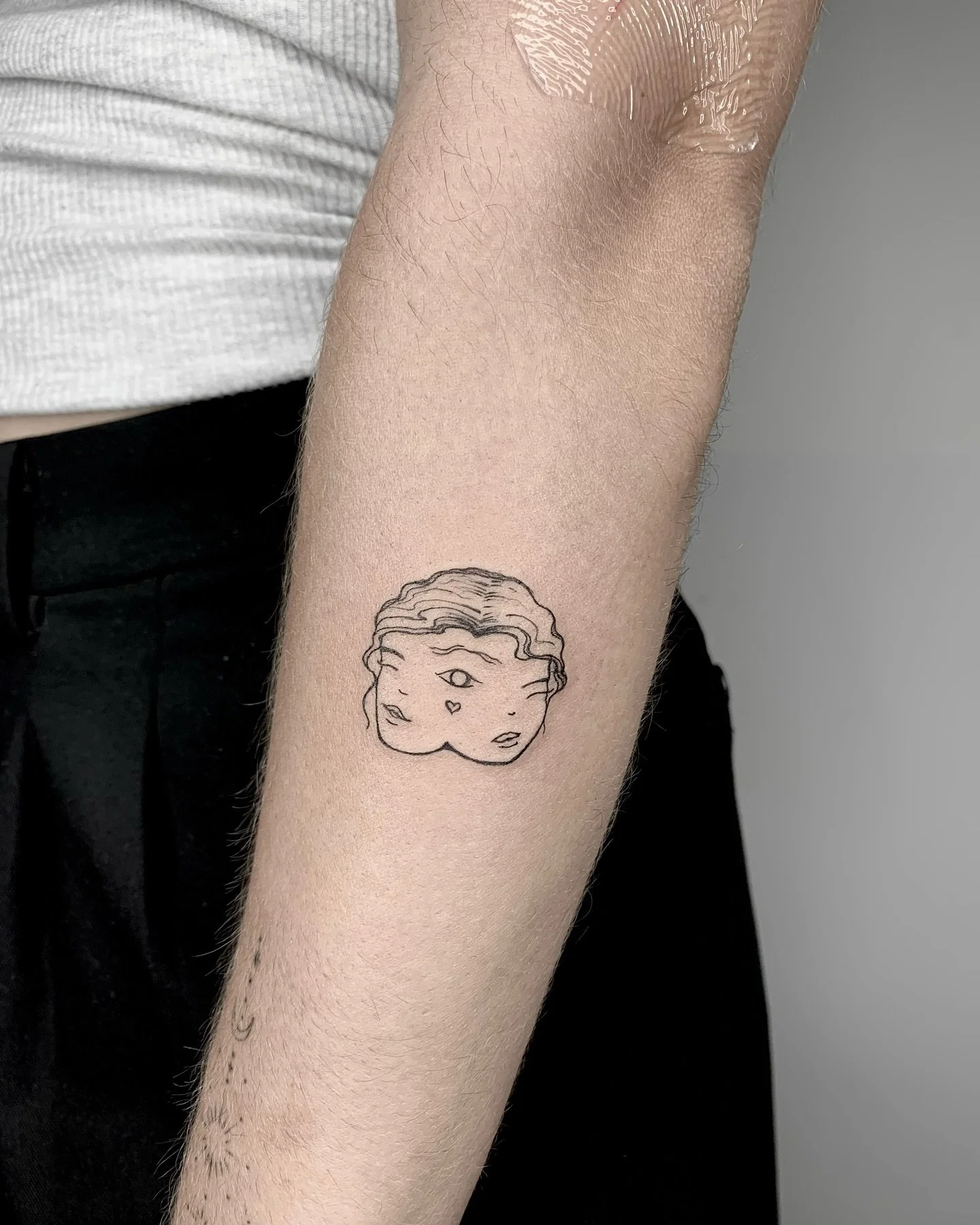 𝒟𝓊𝒶𝓁𝒾𝓉𝓎 𝒯𝒶𝓉𝓉𝑜𝑜 🌚🌝
𝐿𝑒𝓉𝓉𝒾𝓃𝑔 𝑜𝓊𝓇𝓈𝑒𝓁𝓋𝑒𝓈 𝒷𝑒 𝓈𝑒𝑒𝓃 𝒻𝑜𝓇 𝓌𝒽𝑜 𝓌𝑒 𝓉𝓇𝓊𝓁𝓎 𝒶𝓇𝑒
𝑅𝑒𝓂𝑜𝓋𝒾𝓃𝑔 𝓉𝒽𝑒 𝓂𝒶𝓈𝓀
𝒜𝓁𝓁𝑜𝓌𝒾𝓃𝑔 𝑒𝓋𝑒𝓇𝓎 𝑒𝓂𝑜𝓉𝒾𝑜𝓃𝓈 𝓉𝑜 𝒷𝑒 𝒻𝑒𝓁𝓉 
𝒜𝒸𝒸𝑒𝓅𝓉𝒾𝓃𝑔 𝑒𝓋𝑒𝓇𝓎 𝓈𝒾