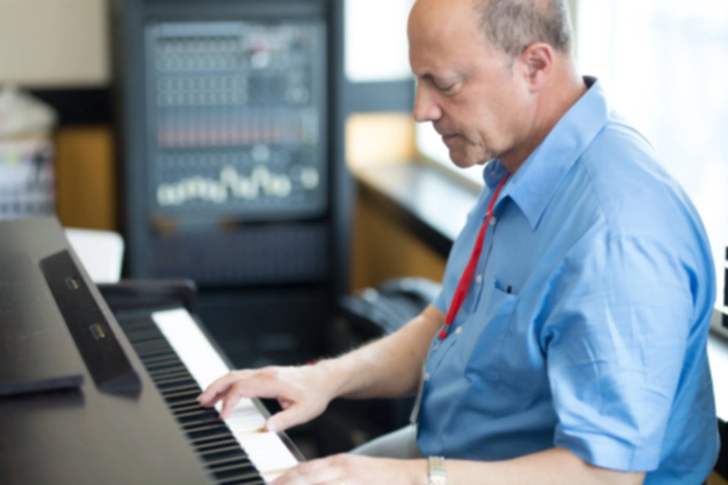Jimmy+at+Piano.jpg