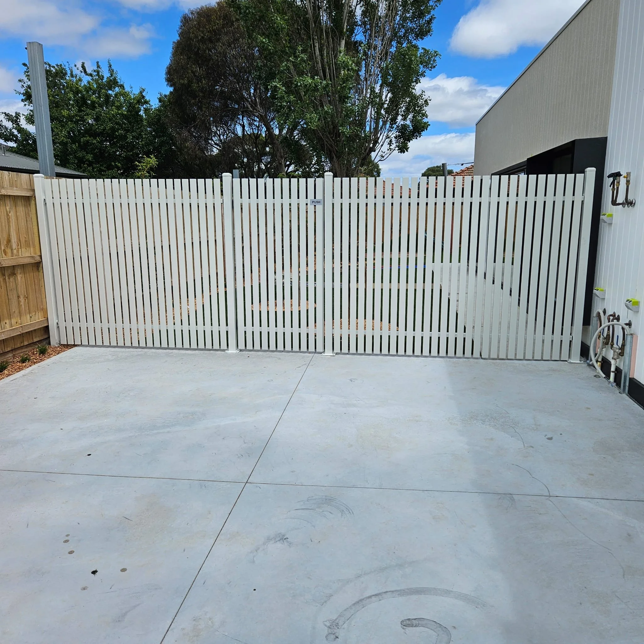 Blade fencing