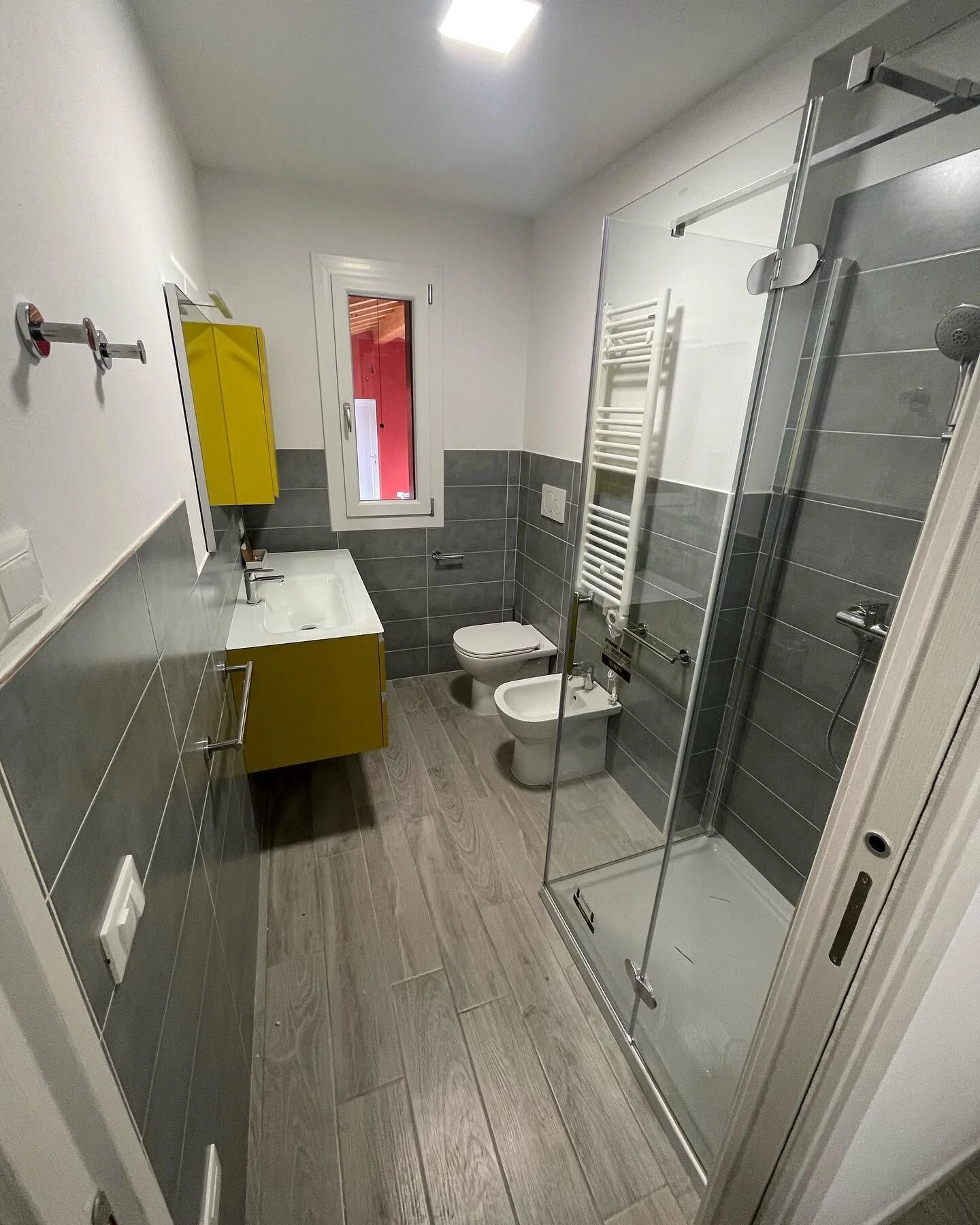 Cliente soddisfatto con arredo bagno di @_ideagroup_ fornito da @scarpis.since1948