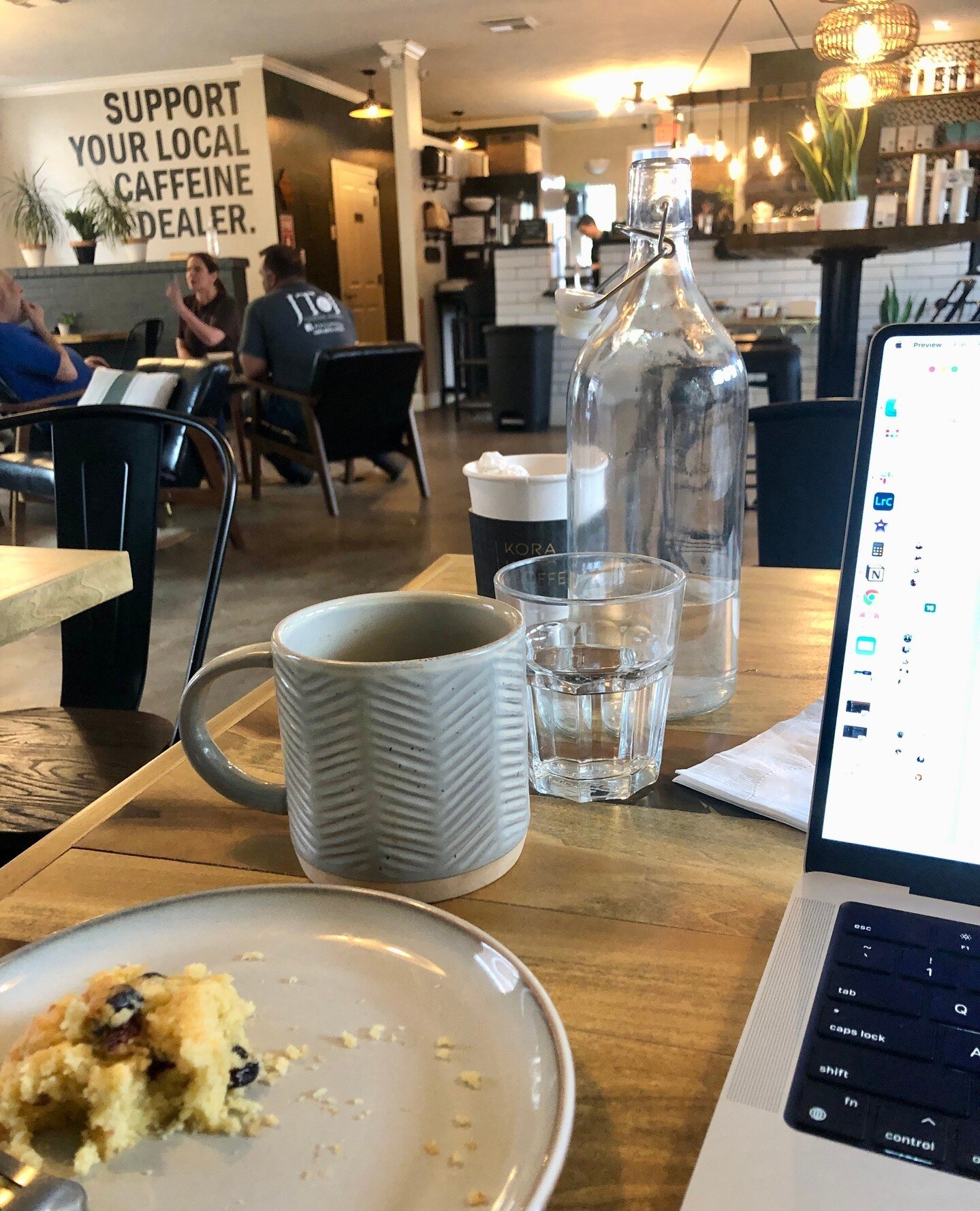 Wednesday mornings are our coffee date mornings and I&rsquo;ve got my favorite coffee shops in town buuuut they have to meet the following requirements:⁠
⁠
☕ tasty coffee⁠
☕ friendly service⁠
☕ reusable dishes OR allow me to bring my own coffee cup ⁠