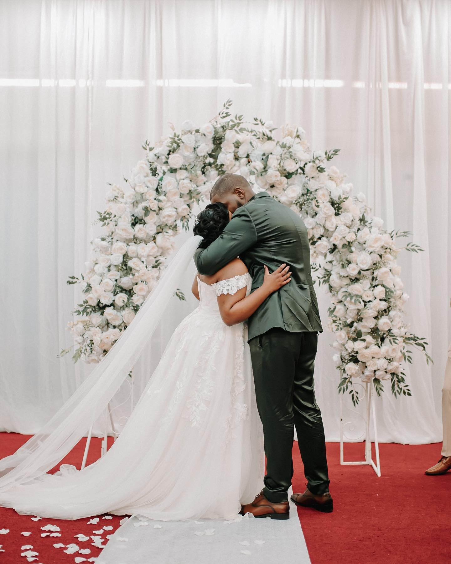 Beautiful Jade and Romaine on their big day 🤍