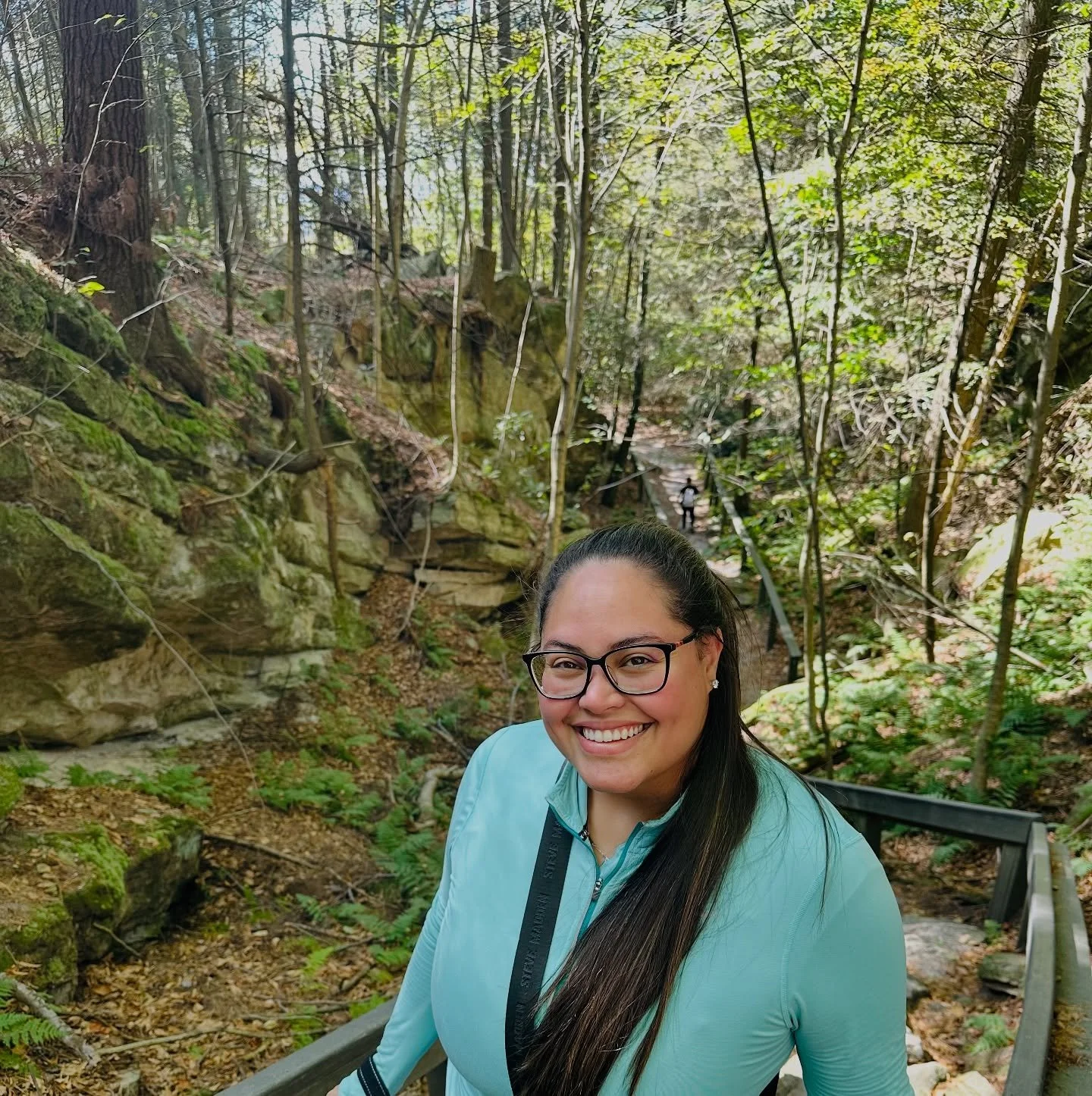 Hiking always reminds me of learning English.
You start super excited and a little bit scared. The trail looks long, and you wonder if you&rsquo;ll make it. But step by step, you stop thinking about how far you have to go and start noticing how much 