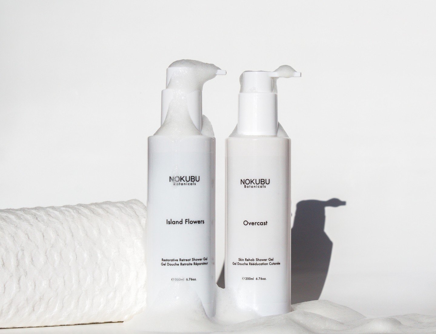 Our delectable shower gel formulas add another dimension to your shower routine, turning a simple shower into a rejuvenating experience.

Fortified with:

⚪️ Silk Amino Acids - to nourish and improve skin texture. 

🍠Sodium Lactate - supports moistu
