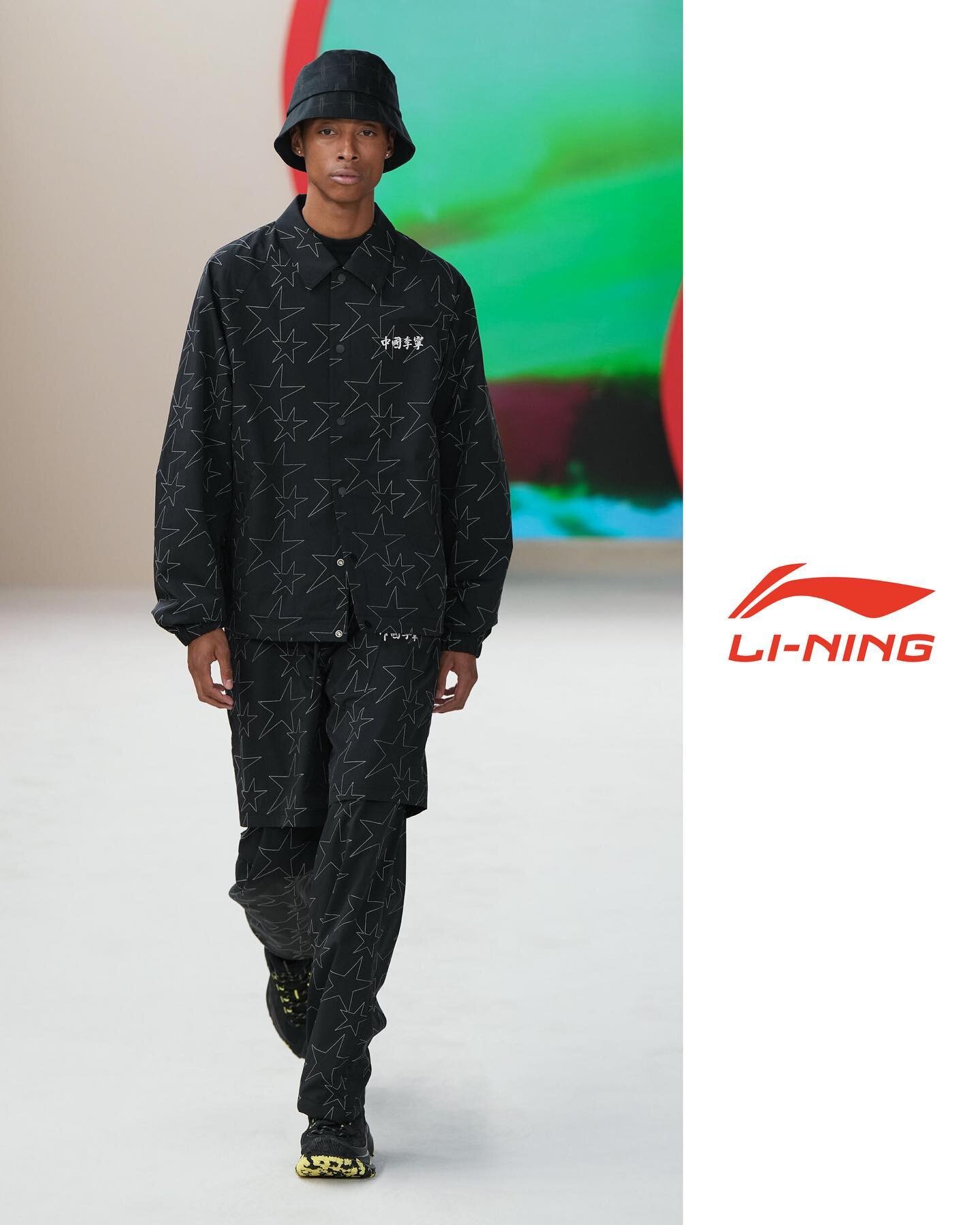 𝐋𝐈-𝐍𝐈𝐍𝐆 💎🚶🏾𝑱𝒆𝒄𝒂𝒓𝒅𝒊 𝑺𝒚𝒌𝒆𝒔 (@jecardisykes) on the #runway in #Paris for @lining.official 𝐒𝐒𝟐𝟒 #Menswear 𝐂𝐨𝐥𝐥𝐞𝐜𝐭𝐢𝐨𝐧 &ldquo;𝐌𝐘-𝐕𝐄𝐑𝐒𝐄&rdquo; ⭐️💫
⠀
👔 @jaymassacret 
💆🏾&zwj;♂️ @michael.delmas 
💄 @patrickglattha