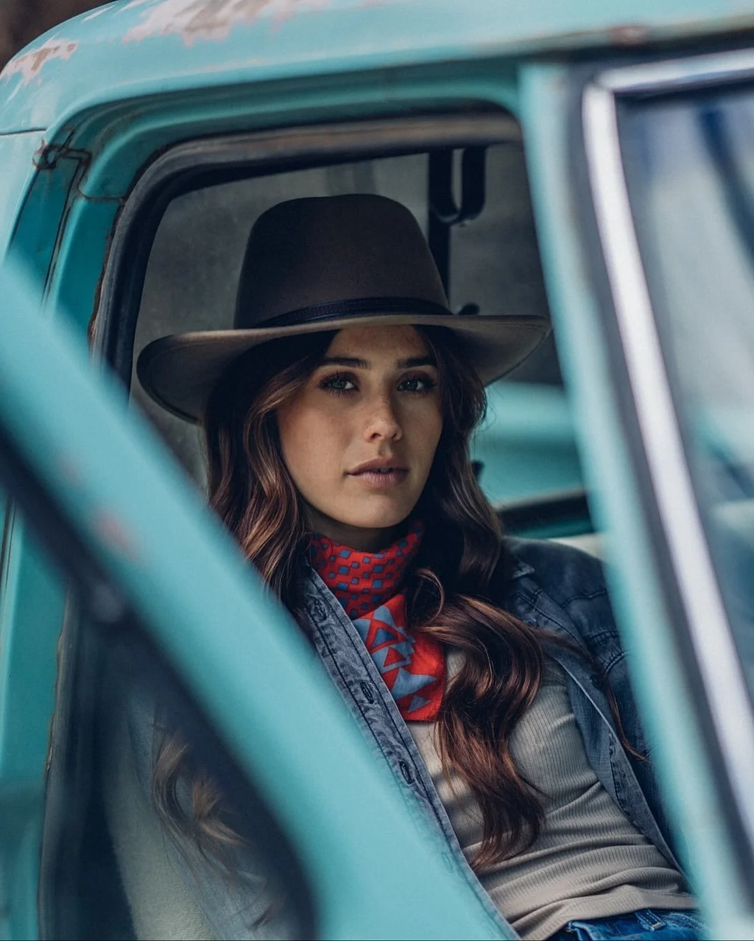 𝐒𝐓𝐄𝐓𝐒𝐎𝐍 ⭐ 𝑹𝒐𝒙𝒚 𝑲𝒐𝒓𝒕𝒍𝒆𝒗𝒆𝒏 (@roxykortleven) for @stetsonusa #Lookbook 🏇
ㅤ
🫶 @visionlosangeles
ㅤ
#RoxyKortleven #WilsonModels #Stetson #2025