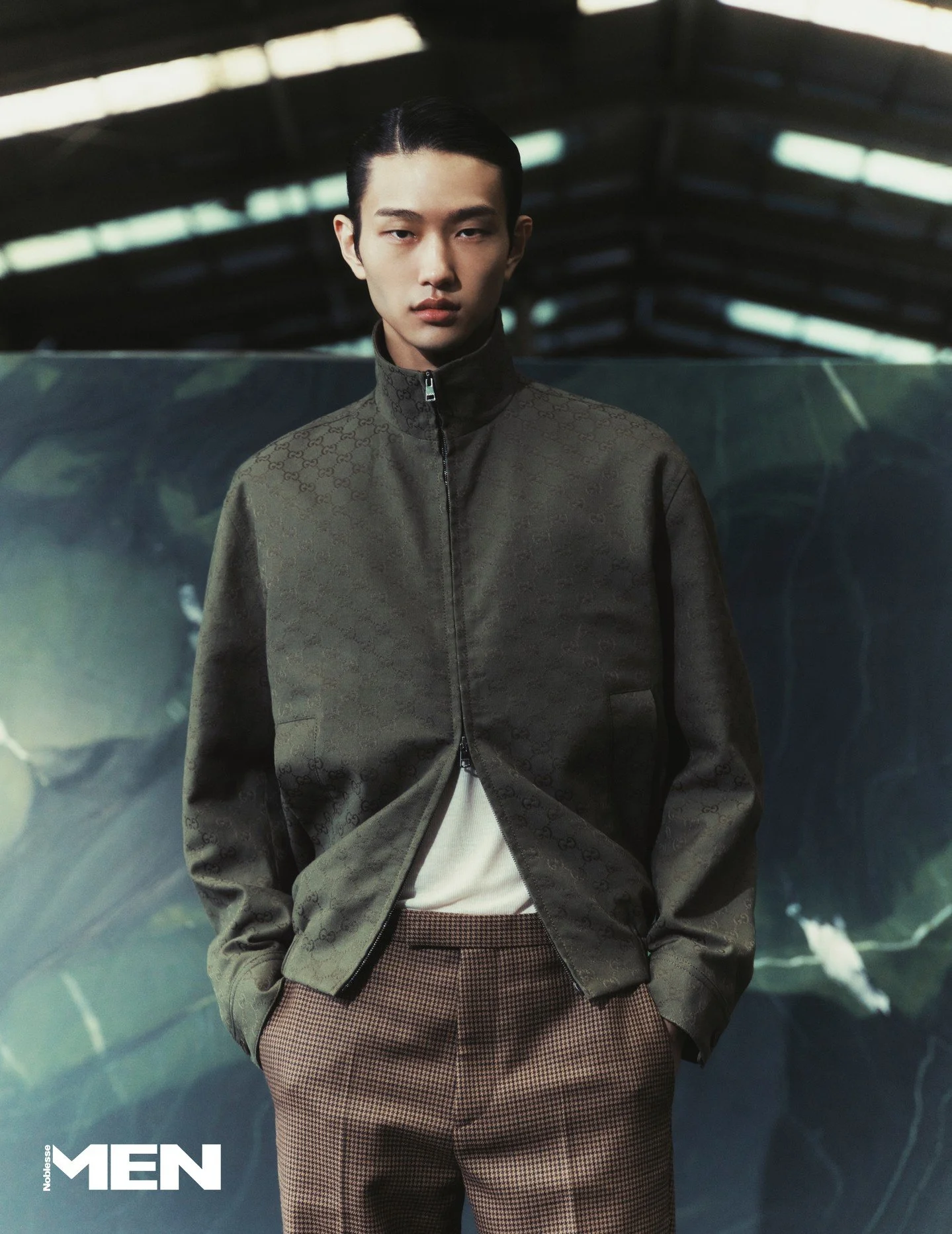 𝐍𝐎𝐁𝐋𝐄𝐒𝐒𝐄🕴️𝑯𝒚𝒖𝒏𝑱𝒖𝒏 𝑲𝒊𝒎 (@rlagusw.s) for @noblessekorea by 𝐁𝐚𝐞 𝐉𝐮𝐧 𝐒𝐮𝐧 (@baejunsun) 📸 ✨
ㅤ
🎨 @cunxiao_
💄 @limjeongout
✍️ @hibyeu
🫶 @jmodelkorea
ㅤ
#HyunJunKim #Editorial #Noblesse #WilsonModels