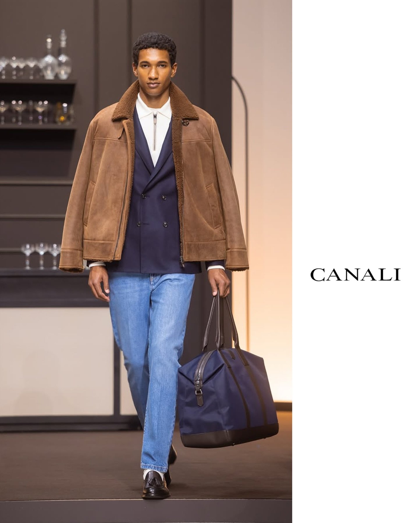 𝐂𝐀𝐍𝐀𝐋𝐈🚶🏾&zwj;♂️💎 𝑱𝒐𝒔𝒉𝒖𝒂 𝑺𝒆𝒕𝒉 (@dvojosh) in #Milan for @canali 𝐅𝐖𝟐𝟔 #Menswear 𝐏𝐫𝐞𝐬𝐞𝐧𝐭𝐚𝐭𝐢𝐨𝐧 🌟
&zwnj;
💆&zwj;♂️ @davidediodovich
💄 @claudia_malavasi
💅 @carlottasaettone
✍️ @simobartcasting
🫶 @specialmanagementmen
&