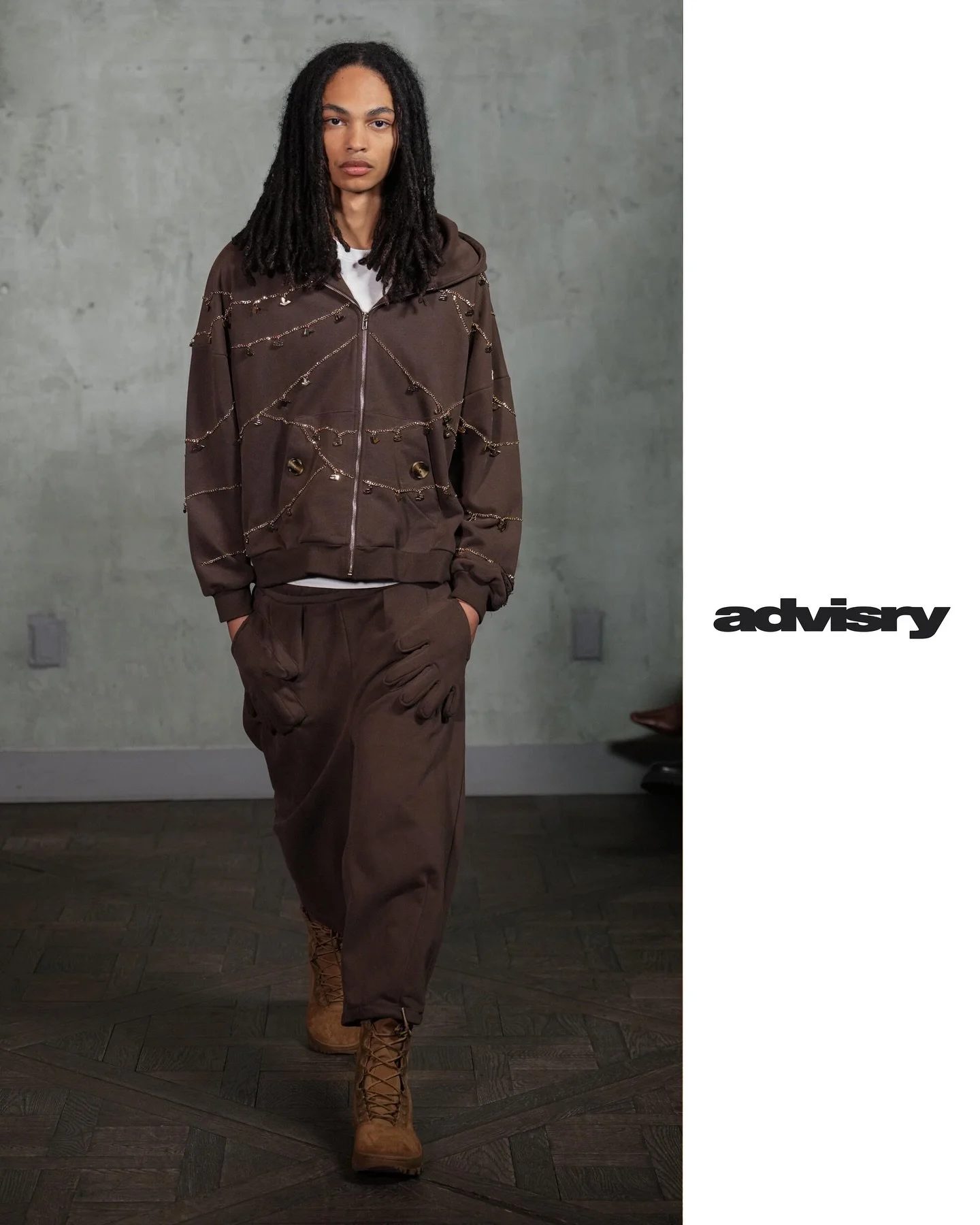 𝐀𝐃𝐕𝐈𝐒𝐑𝐘 💎🚶🏾&zwj;♂️𝑳𝒂𝒏𝒅𝒐 𝑩𝒊𝒔𝒄𝒐𝒎𝒃𝒆 (@landobiscombe) on the #runway for @advisry 𝐅𝐖𝟐𝟔 &ldquo;Return of the Space Cowboy&rdquo; #Menswear Collection by 𝐊𝐞𝐢𝐭𝐡 𝐇𝐞𝐫𝐫𝐨𝐧 (@yungrooftop) ⭐️⭐️⭐️

✍️ @purrrrdykat
🫶 @dnamodel