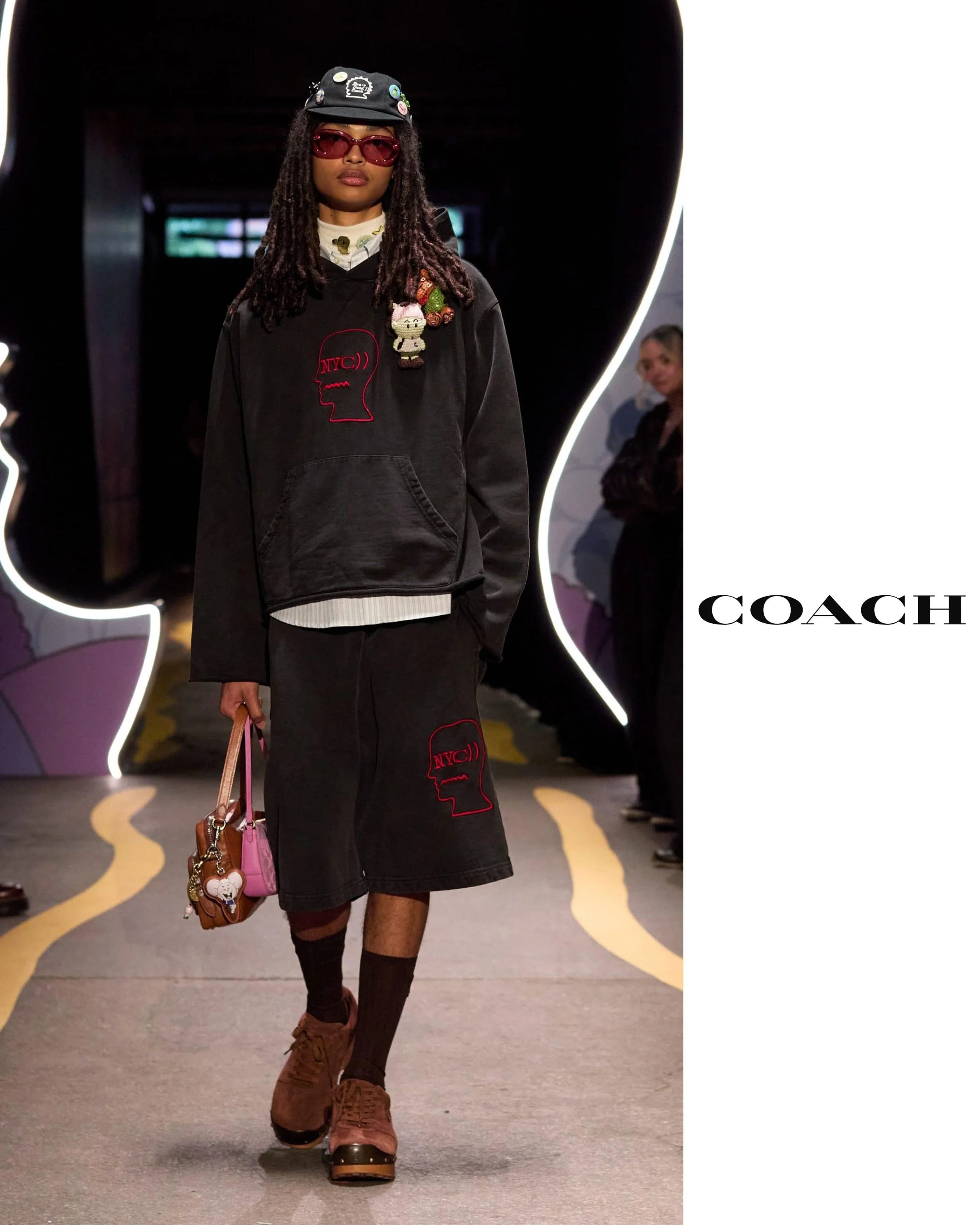 𝐂𝐎𝐀𝐂𝐇 💎 𝑳𝒂𝒏𝒅𝒐 𝑩𝒊𝒔𝒄𝒐𝒎𝒃𝒆 (@landobiscombe) on the #runway in NYC for @coach x @wearebraindead 𝟐𝟎𝟐𝟔 𝐂𝐚𝐩𝐬𝐮𝐥𝐞 𝐂𝐨𝐥𝐥𝐞𝐜𝐭𝐢𝐨𝐧 by 𝐒𝐭𝐮𝐚𝐫𝐭 𝐕𝐞𝐯𝐞𝐫𝐬 (@stuartvevers) ⭐️⭐️⭐️
&zwnj;
👔 @rizzo_olivier
💆🏾&zwj;♂️ @dre_o