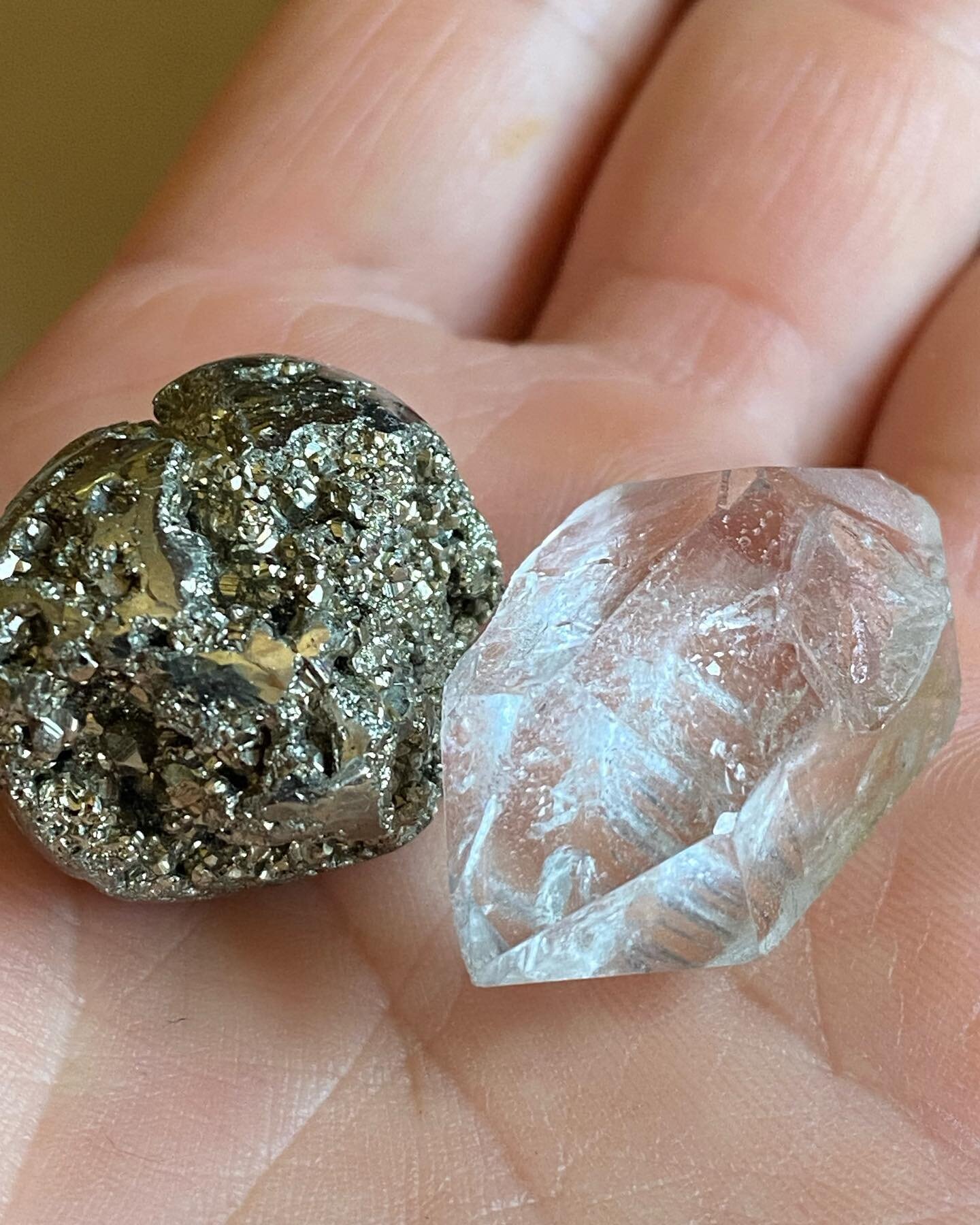 Do you ever put stones in your pocket? I don&rsquo;t do it everyday but when I do these are two of my favorite. They remind me that my light is my magic and to channel with clarity all that I am meant to shine. Do you ever put stones in Your pocket? 