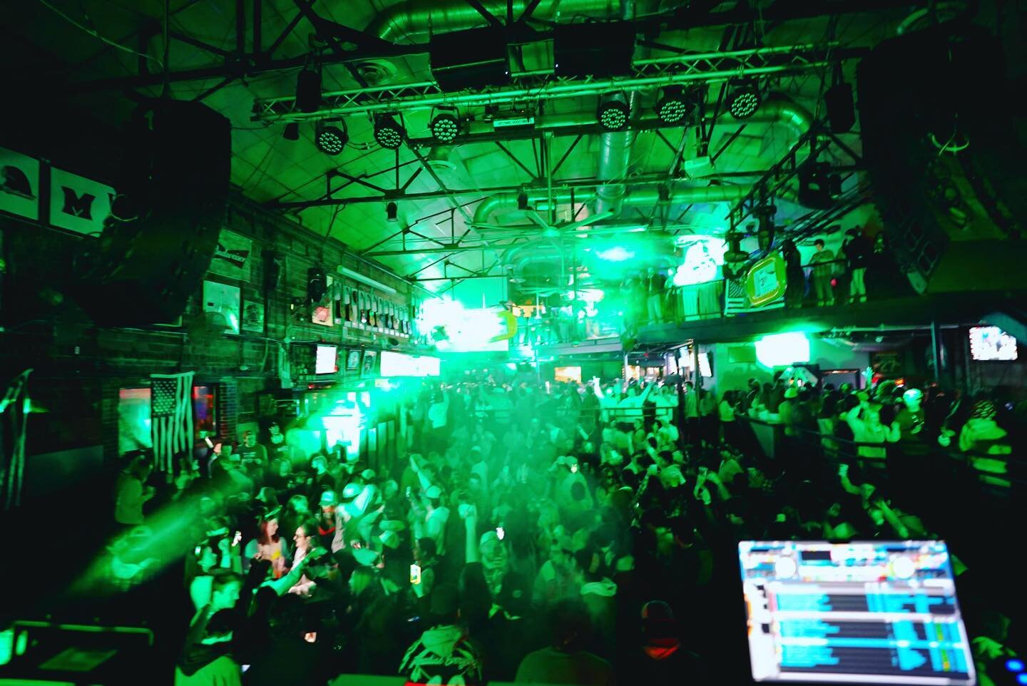 Naturally, I am behind on posting this weeks events but I estimate this was about 6:30am in the morning. #greenbeerday #weddingdj #dj #indianpolisdj #djlife #events #wedding #weddingvendor #weddingseason #engagedindy #indianadj #midwestdj #clubdj